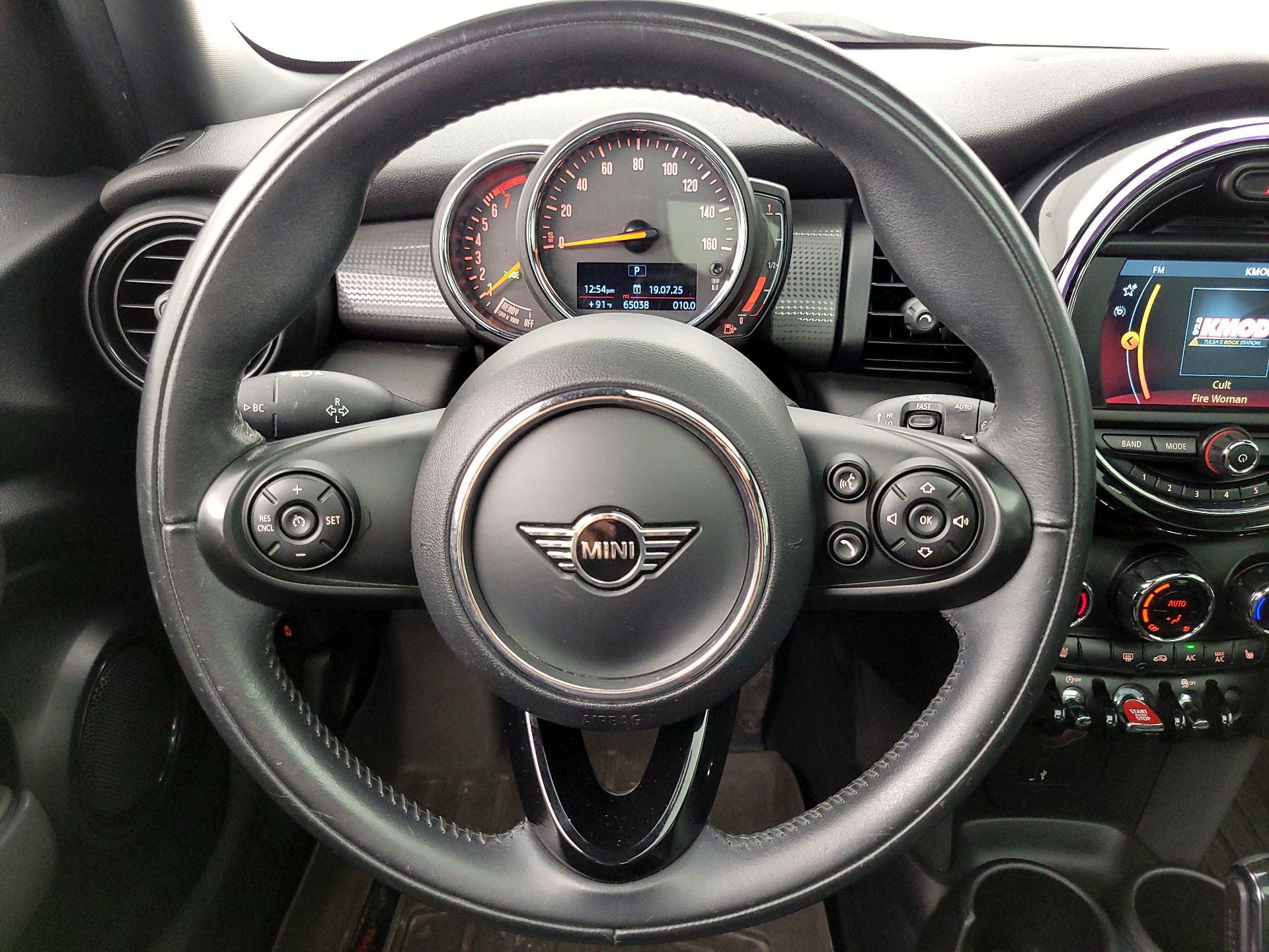 Thumbnail: 2020 MINI Cooper Hardtop - 10