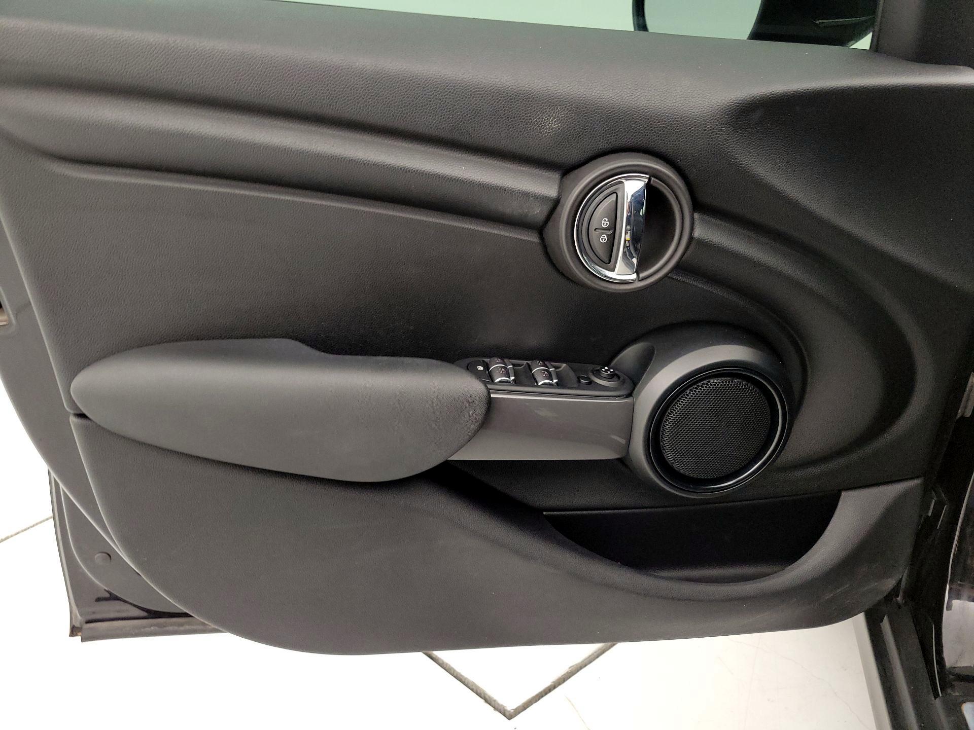 Thumbnail: 2020 MINI Cooper Hardtop - 12