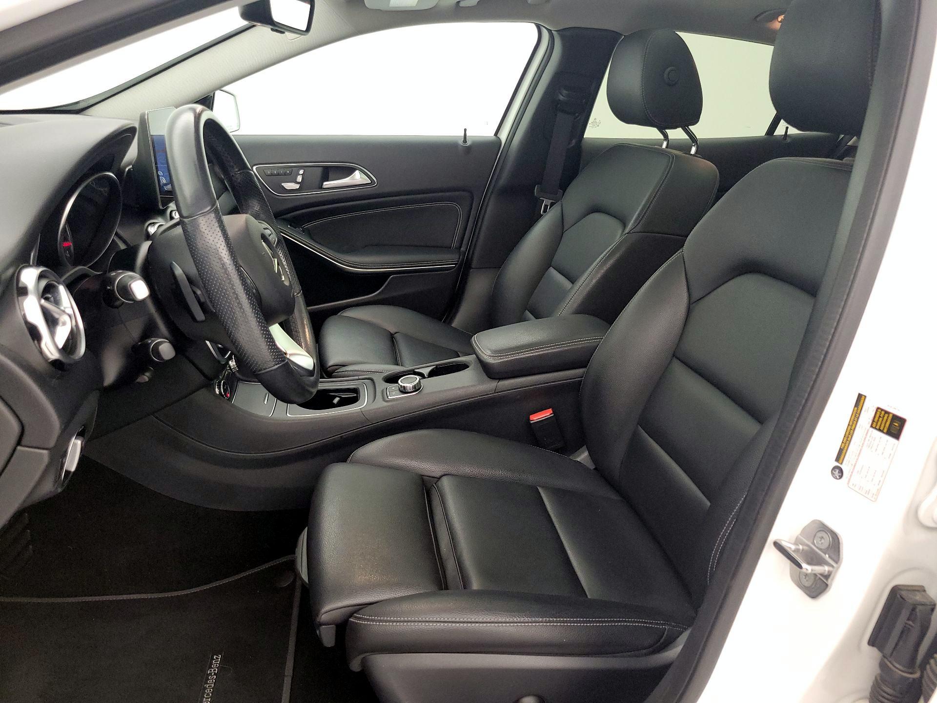 Thumbnail: 2019 Mercedes-Benz GLA - 11