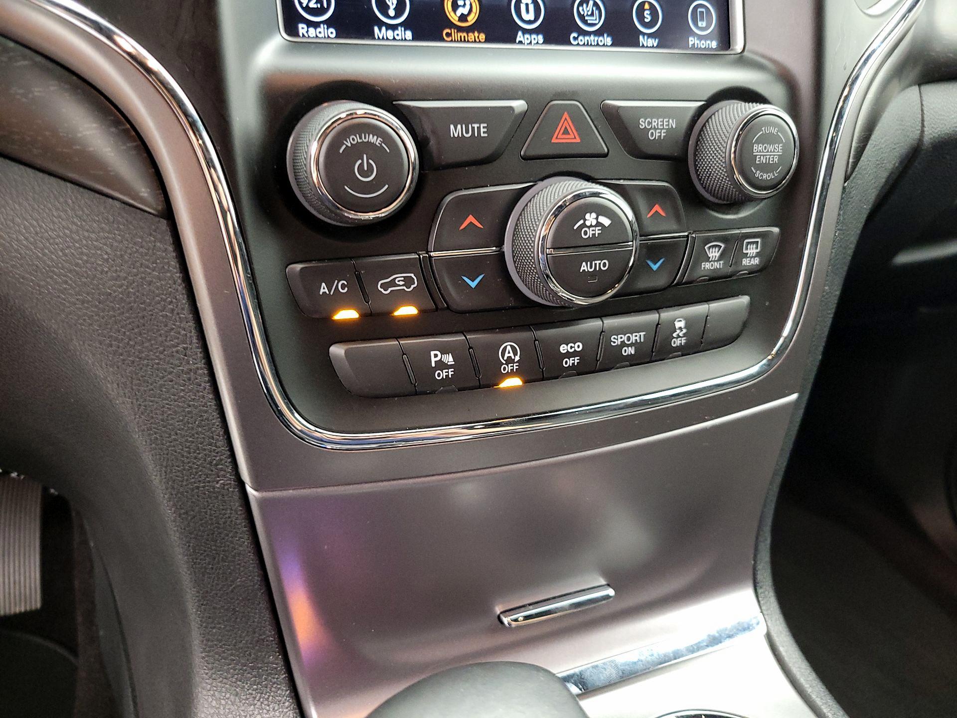 Thumbnail: 2018 Jeep Grand Cherokee - 17
