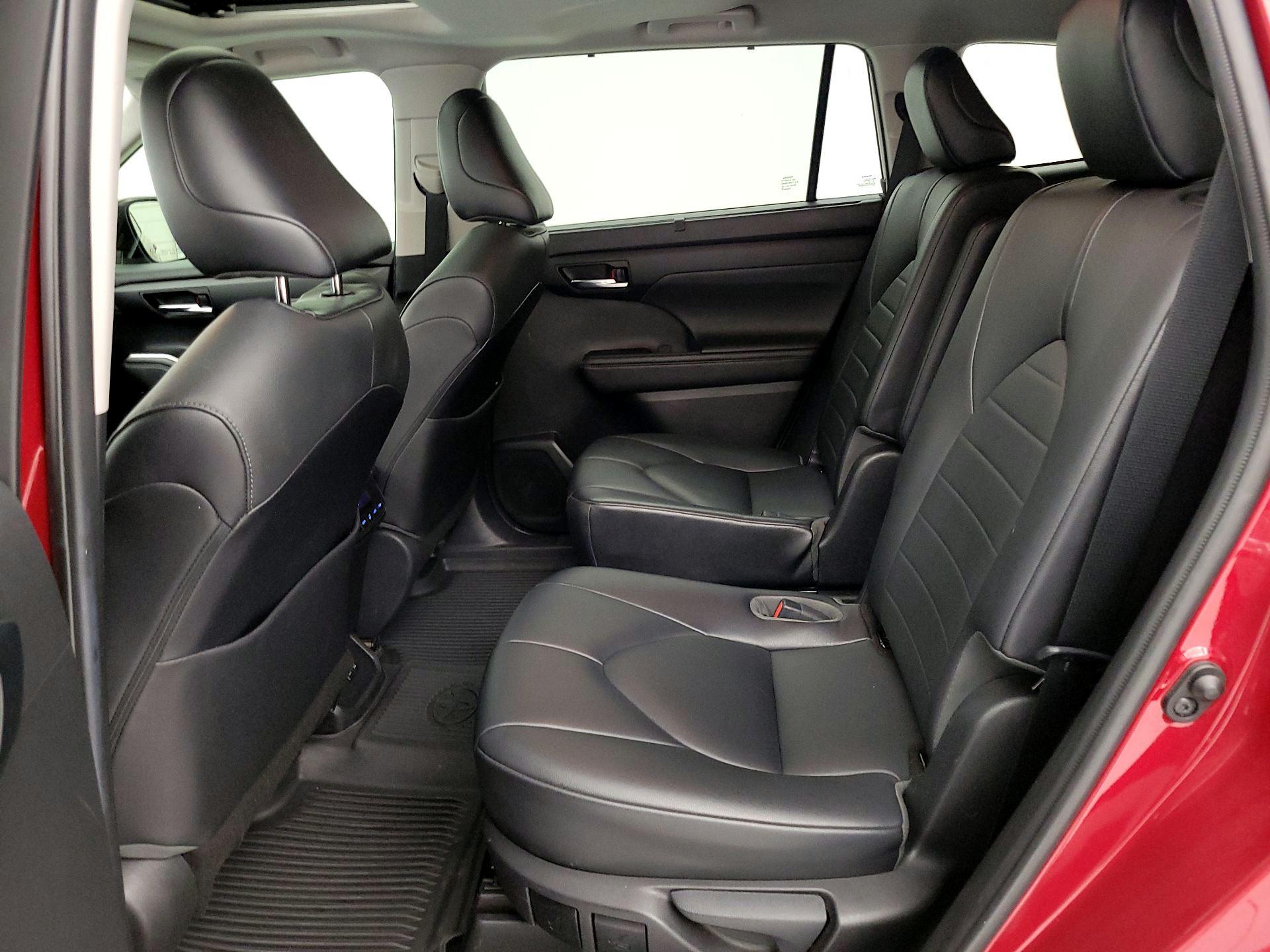 Thumbnail: 2021 Toyota Highlander - 20
