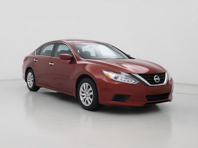 Red 2016 Nissan Altima S