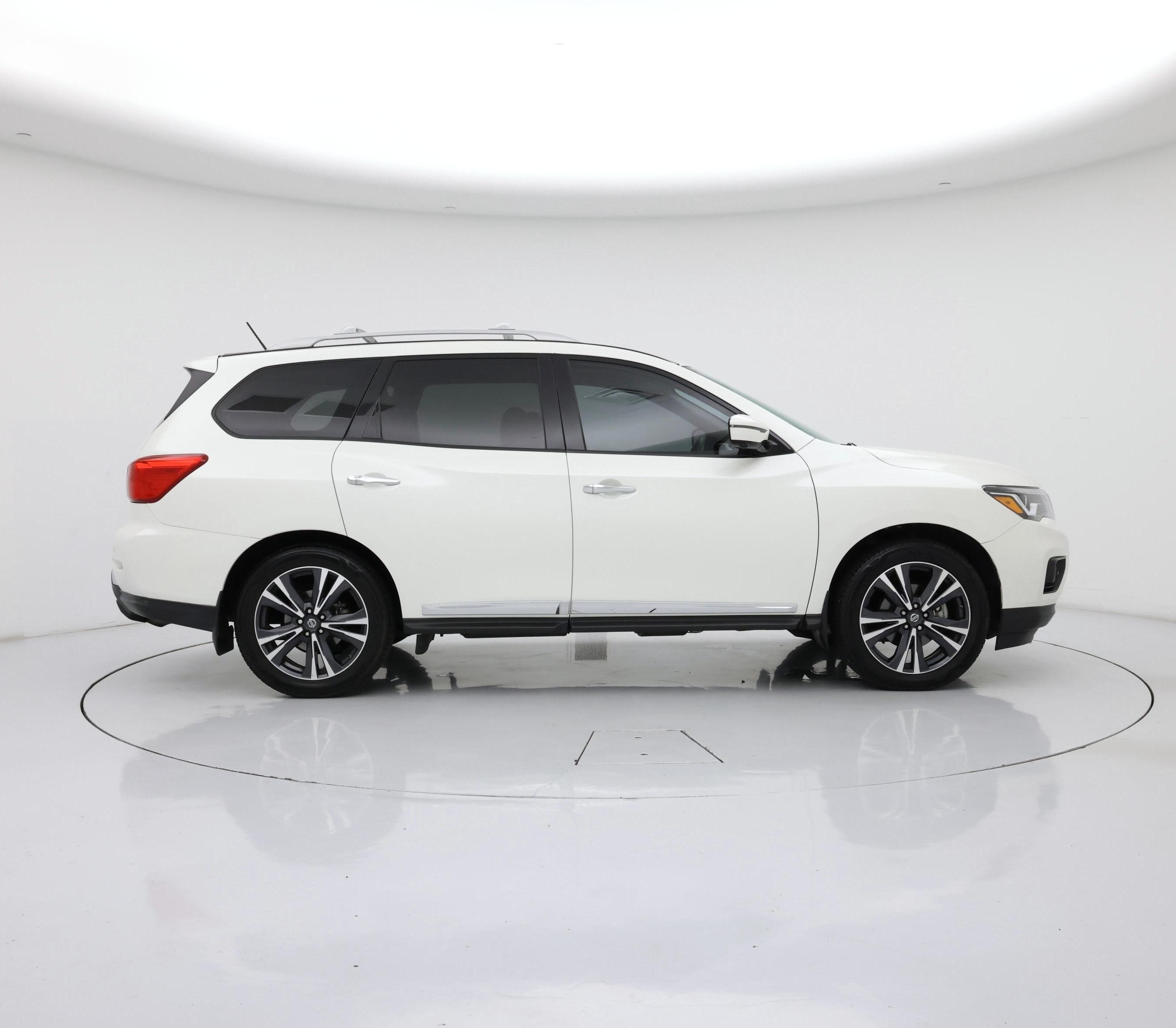 Thumbnail: 2017 Nissan Pathfinder - 7