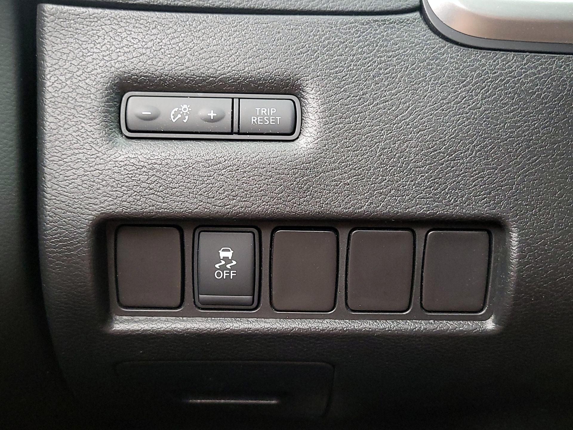 Thumbnail: 2016 Nissan Murano - 13