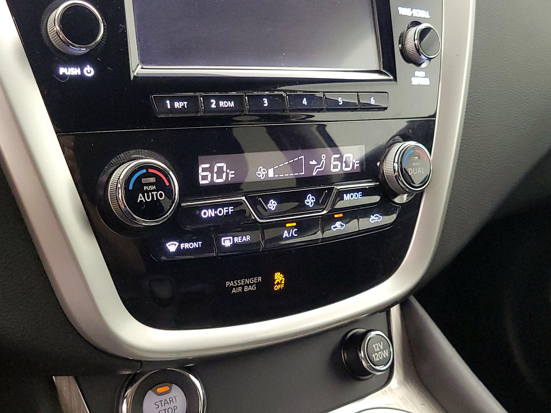 Thumbnail: 2016 Nissan Murano - 16