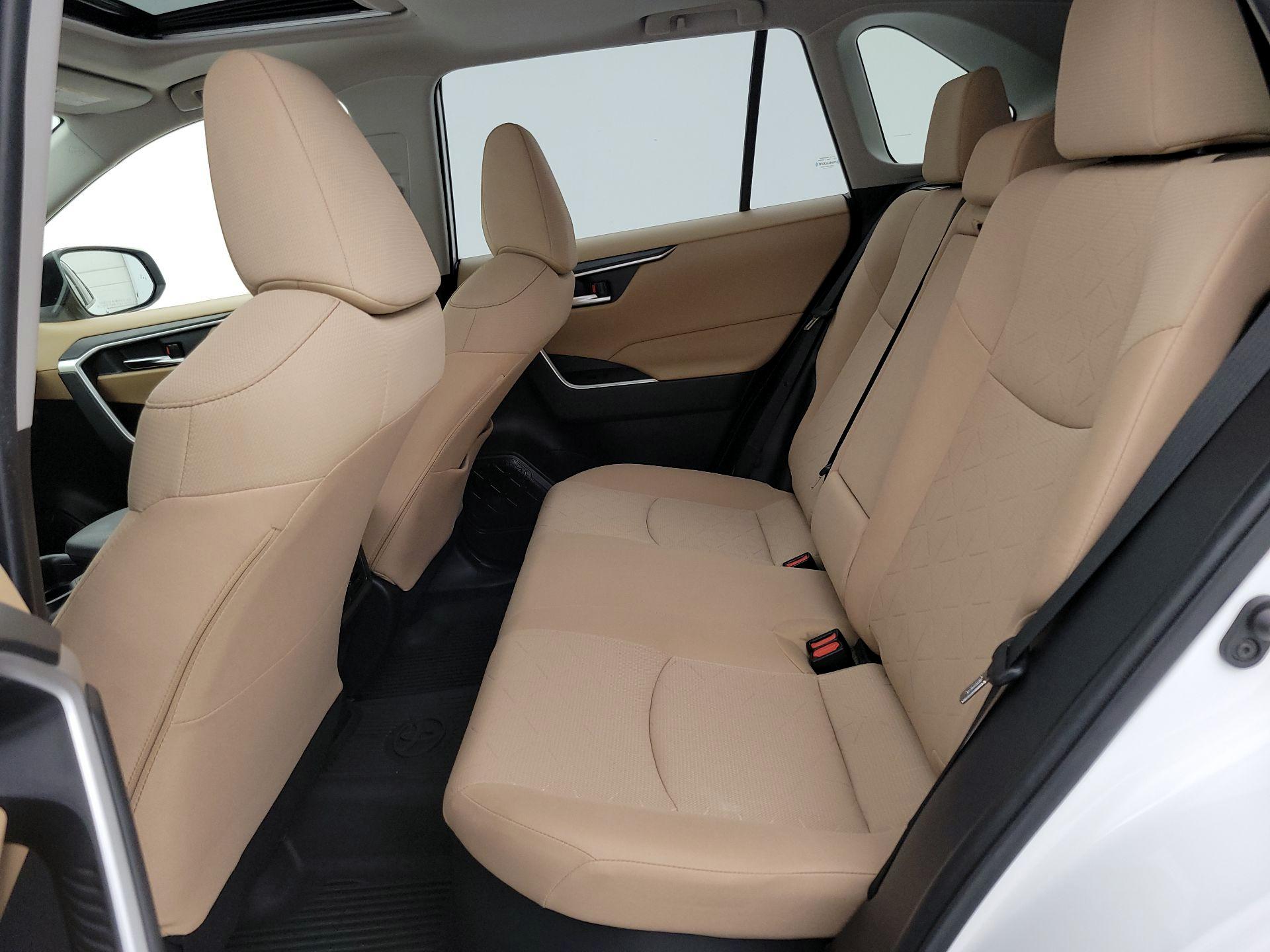 Thumbnail: 2020 Toyota RAV4 - 20