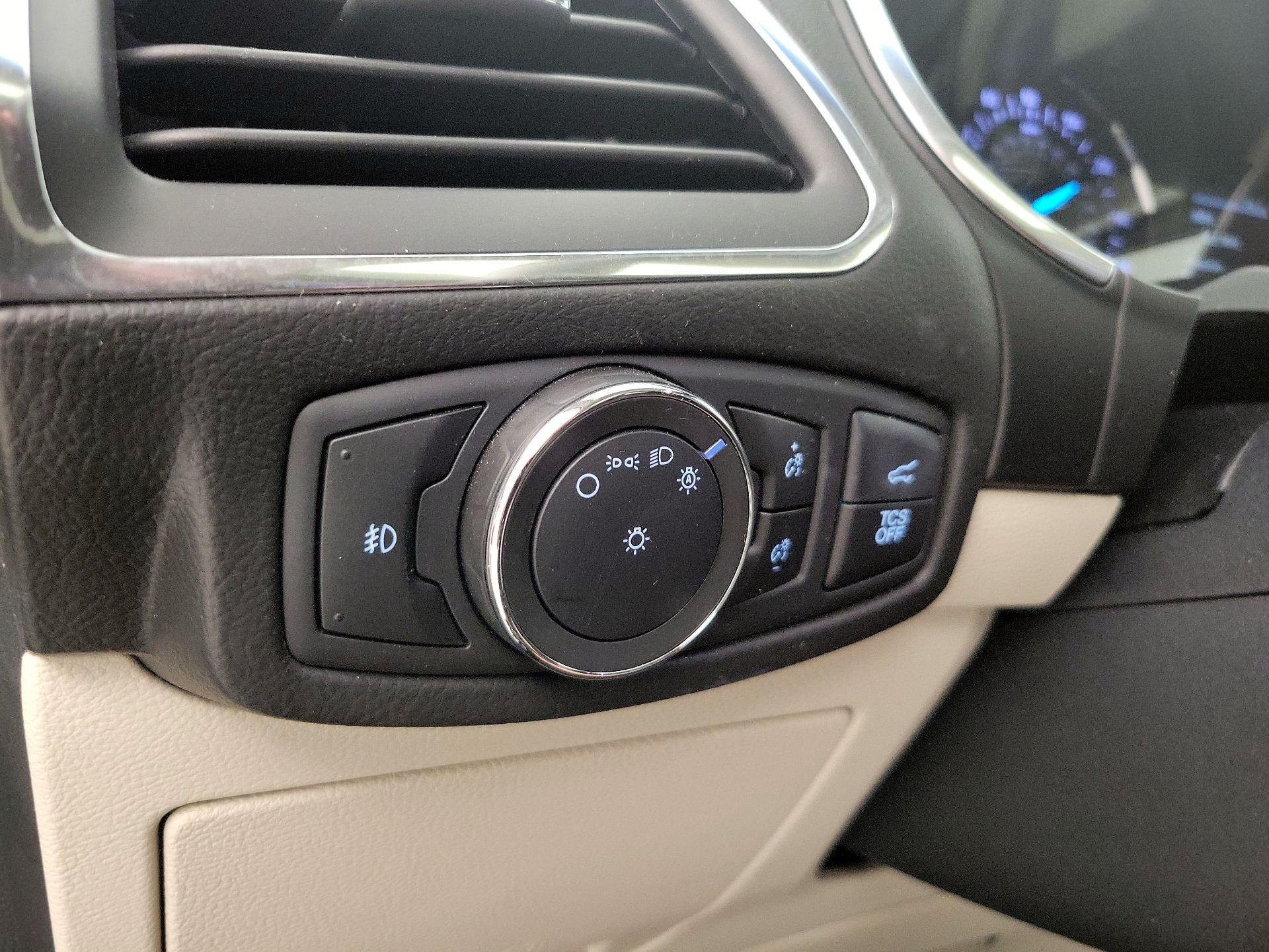 Thumbnail: 2019 Ford Edge - 13