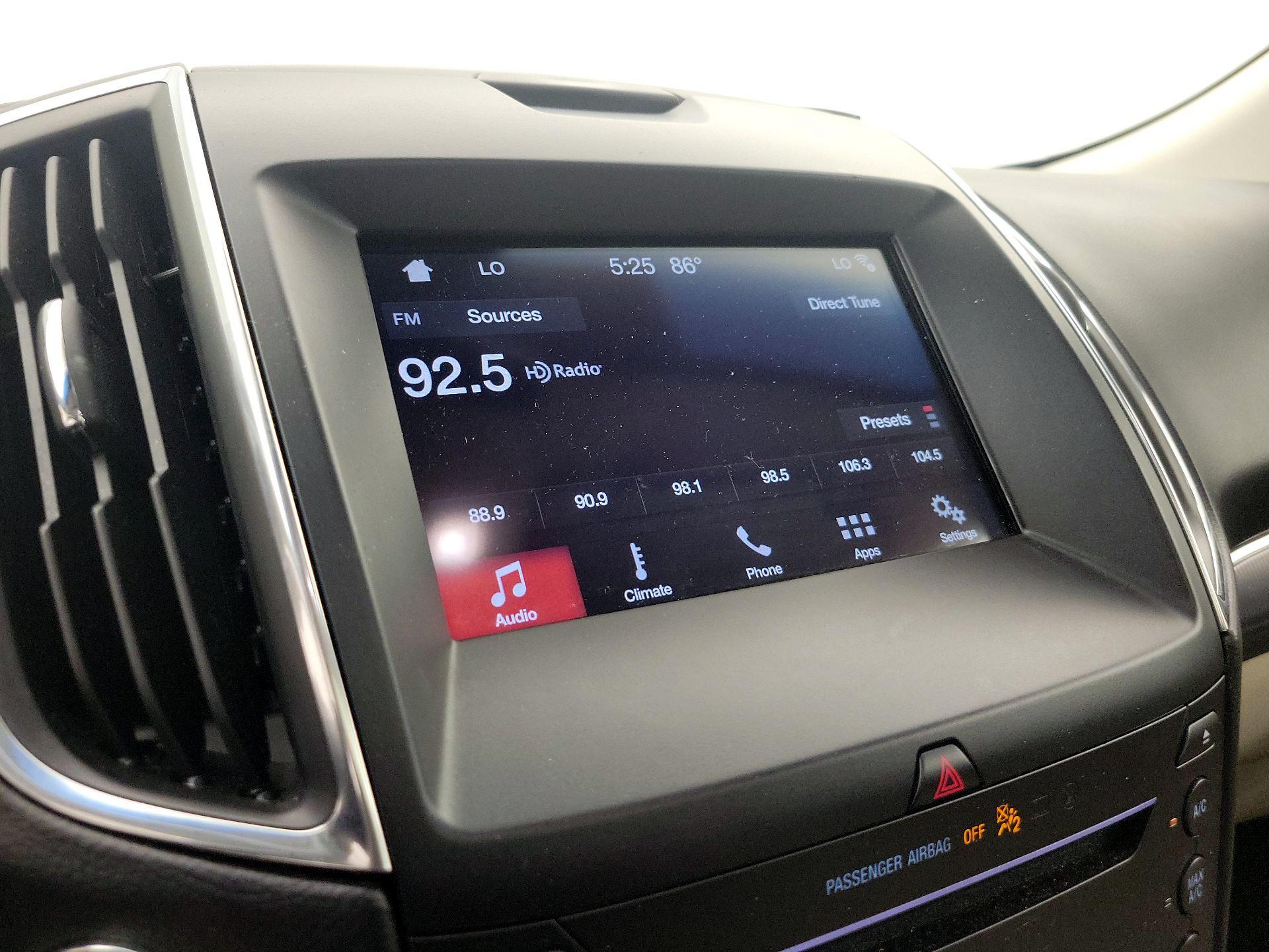 Thumbnail: 2019 Ford Edge - 15