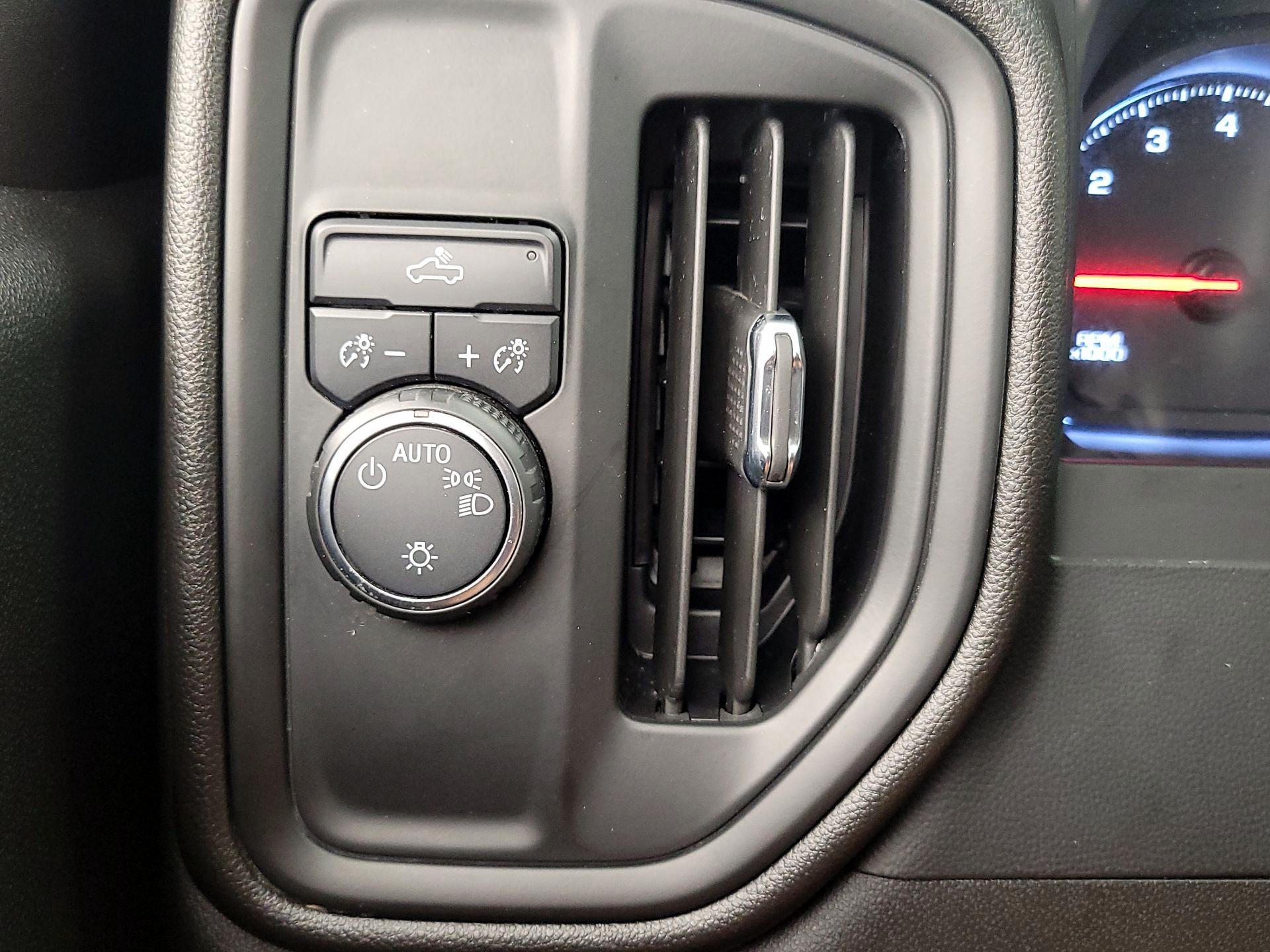 Thumbnail: 2021 Chevrolet Silverado 1500 - 13