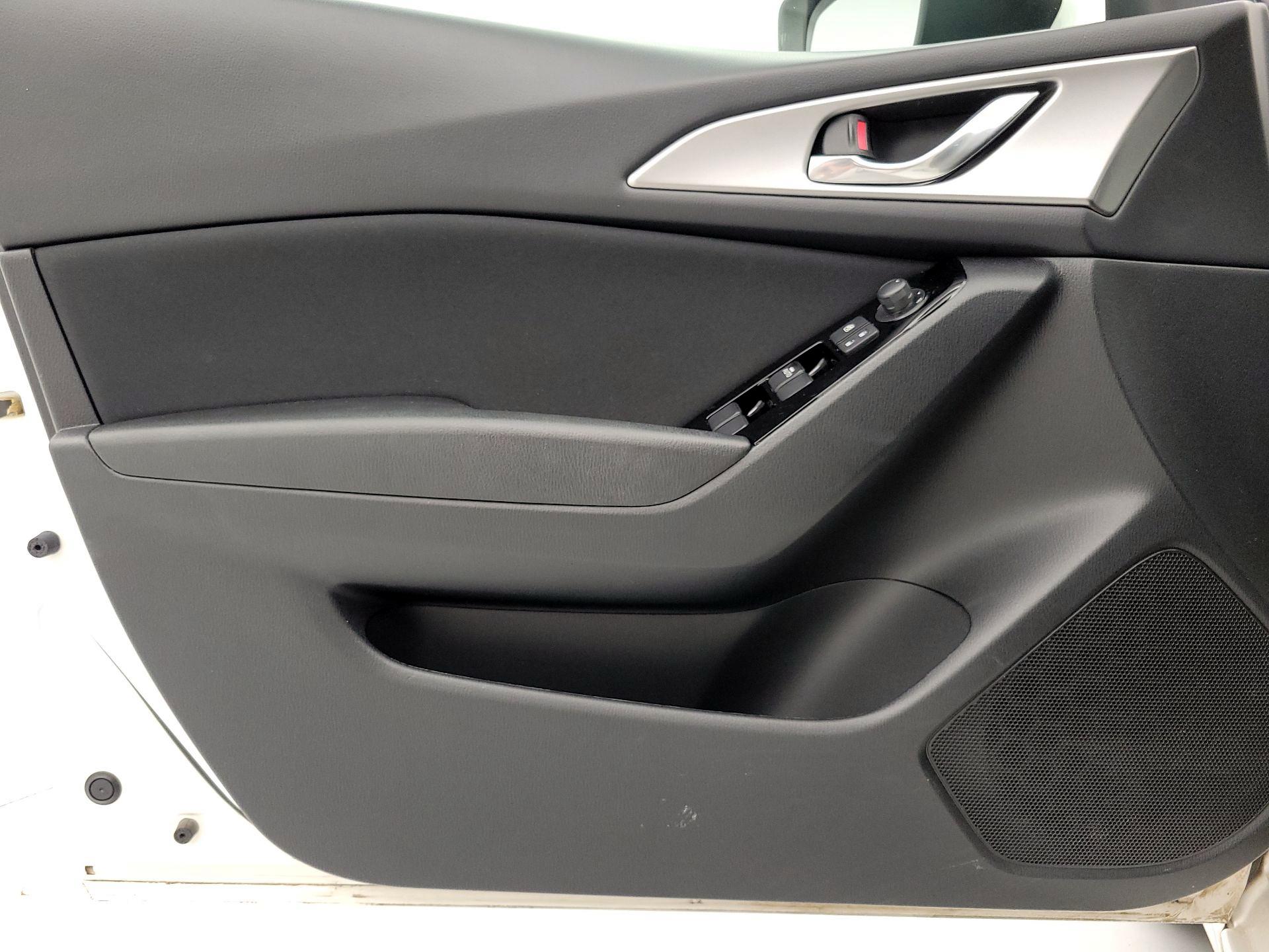 Thumbnail: 2018 Mazda Mazda3 - 12