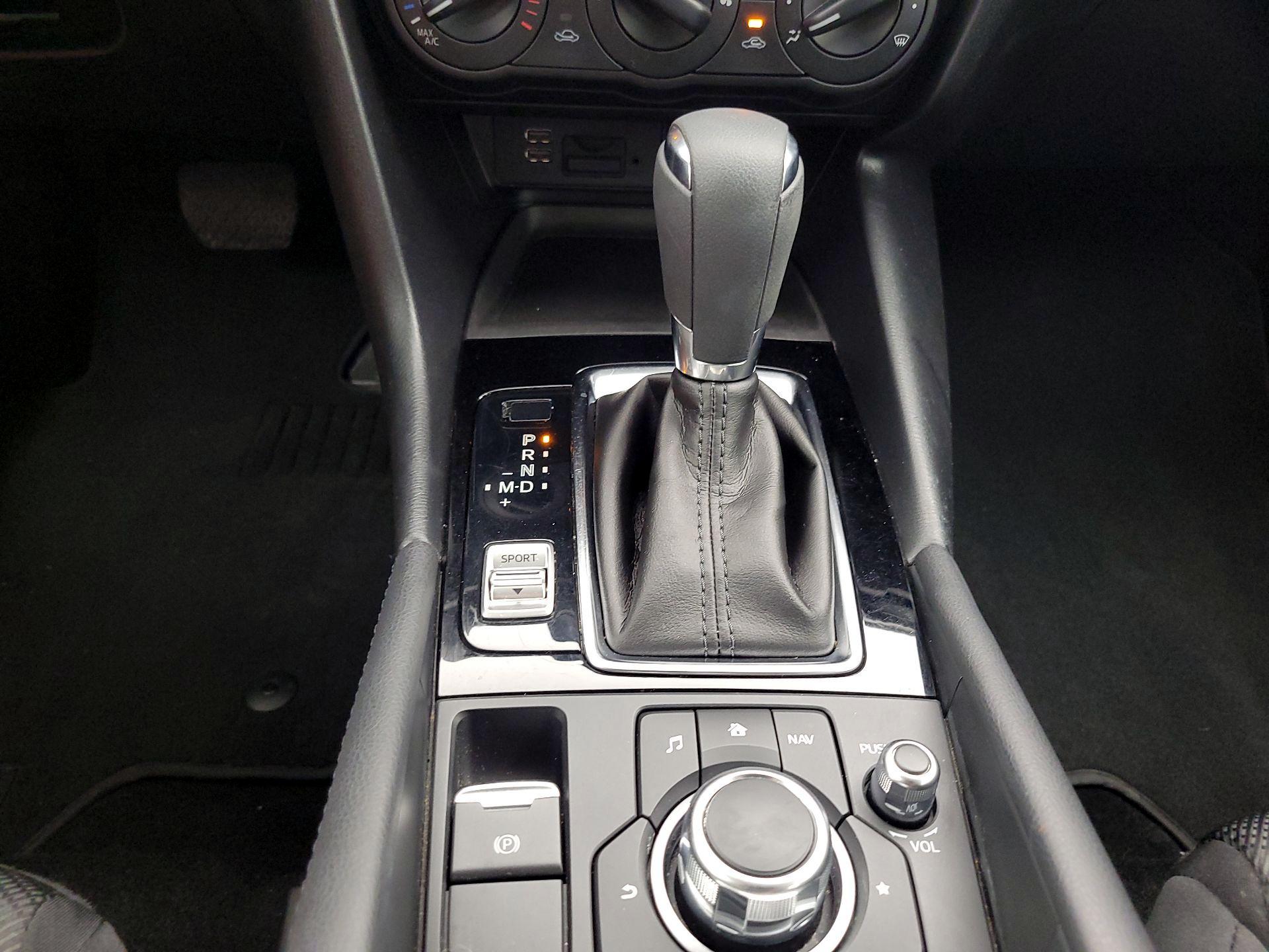 Thumbnail: 2018 Mazda Mazda3 - 17