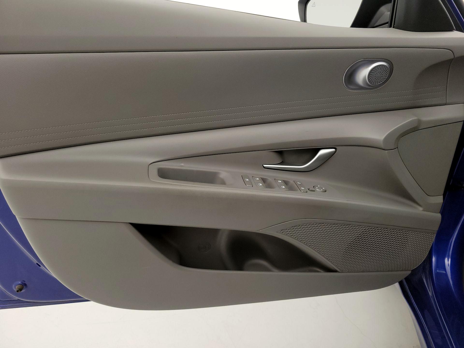 Thumbnail: 2024 Hyundai Elantra - 12