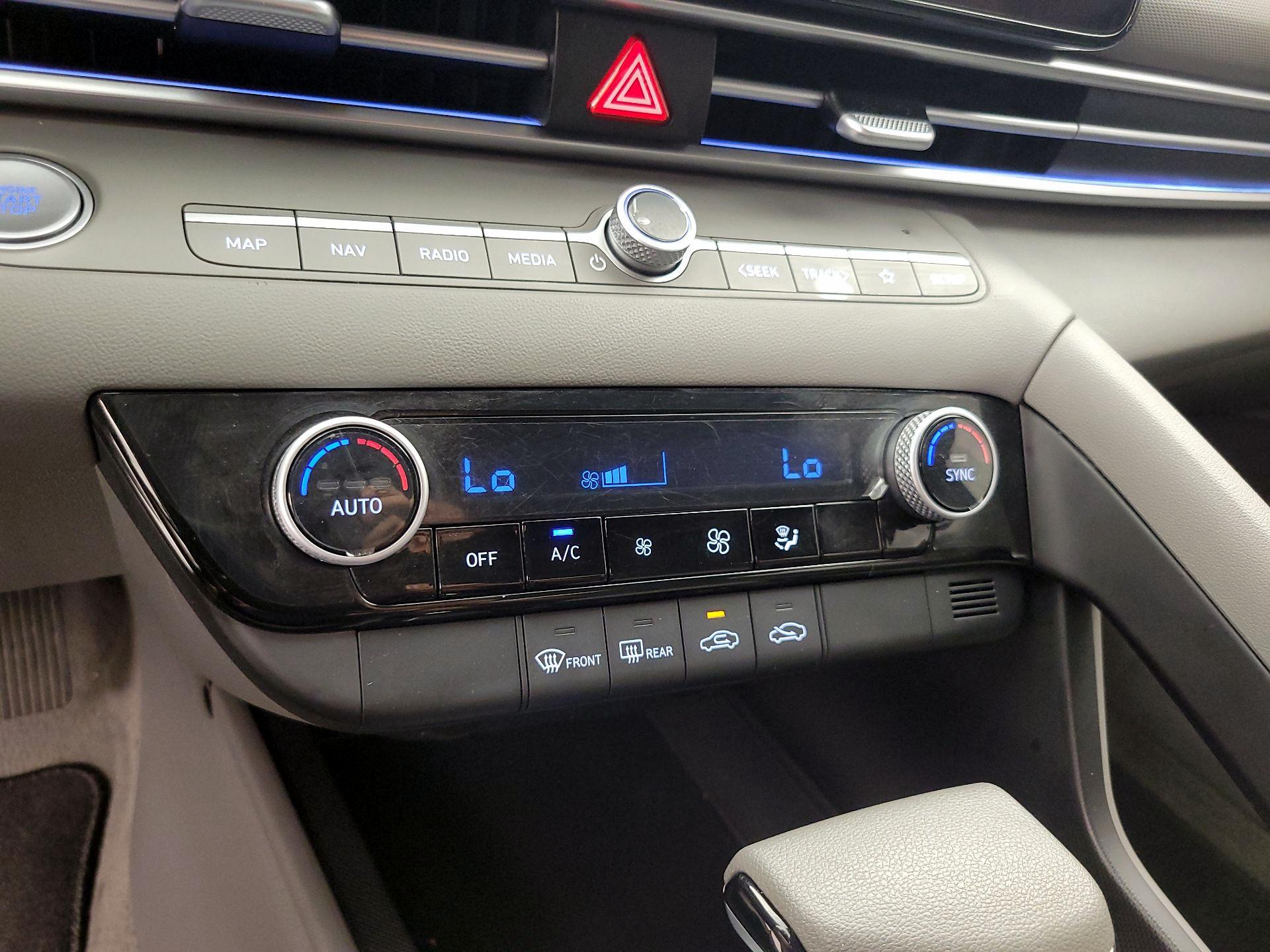 Thumbnail: 2024 Hyundai Elantra - 17