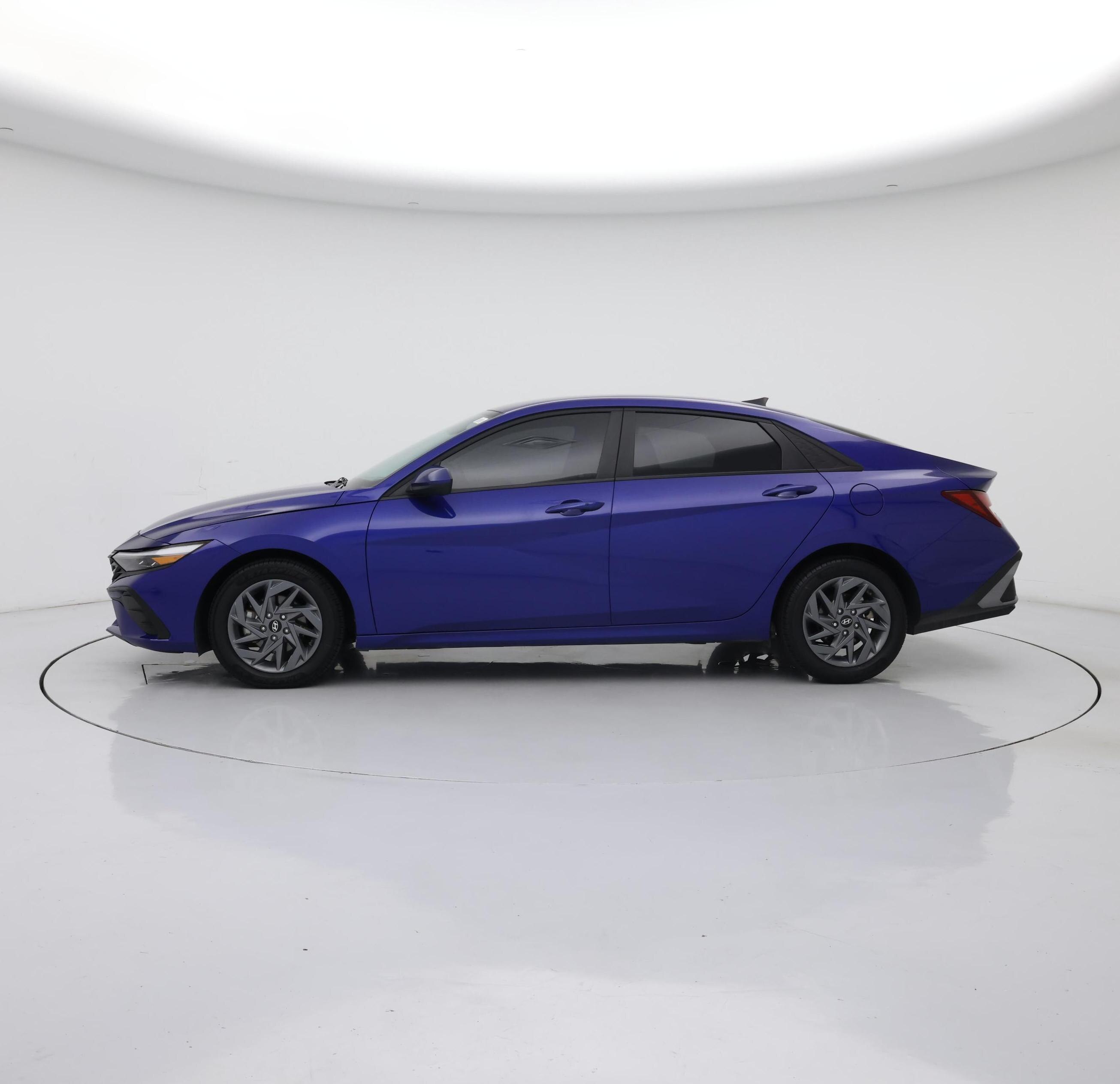 Thumbnail: 2024 Hyundai Elantra - 3