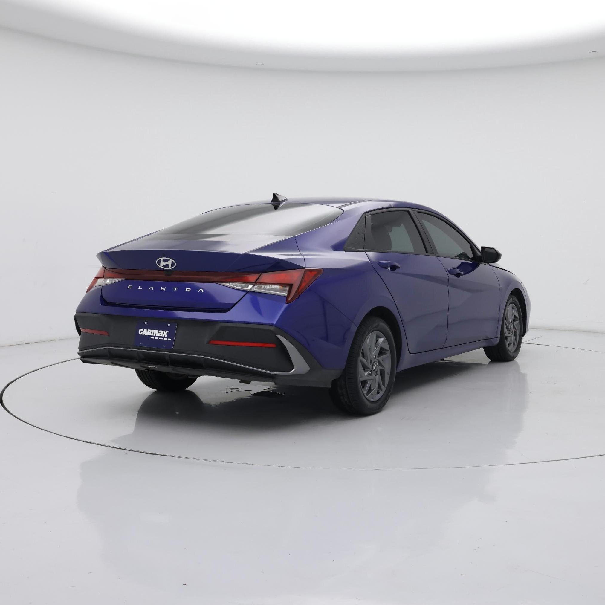 Thumbnail: 2024 Hyundai Elantra - 8