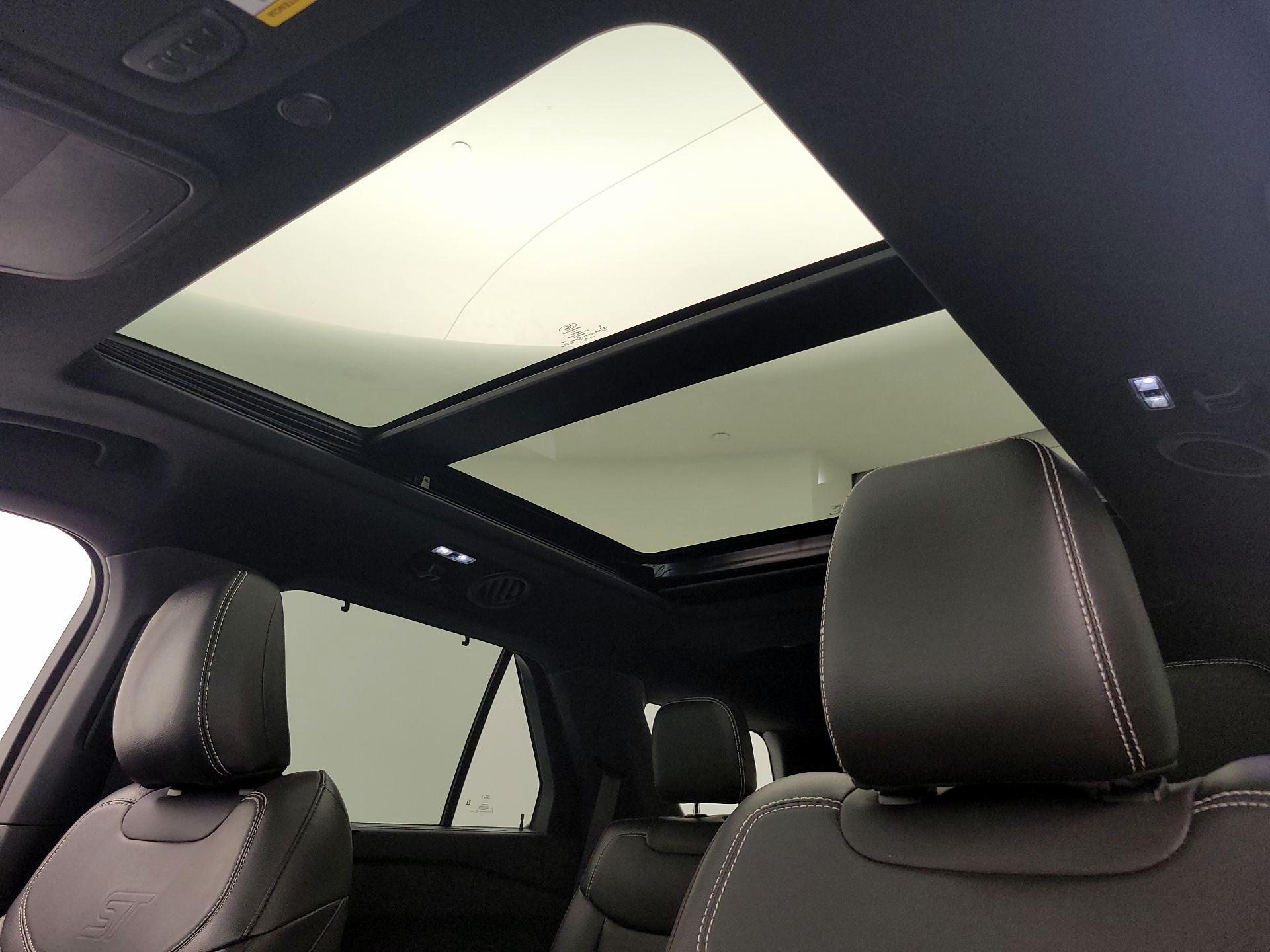 Thumbnail: 2022 Ford Explorer - 20