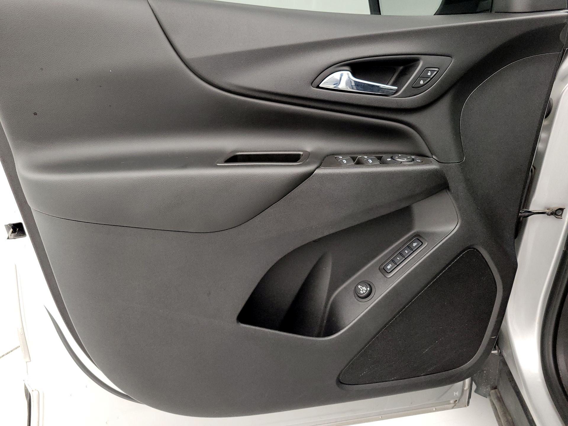 Thumbnail: 2020 Chevrolet Equinox - 12