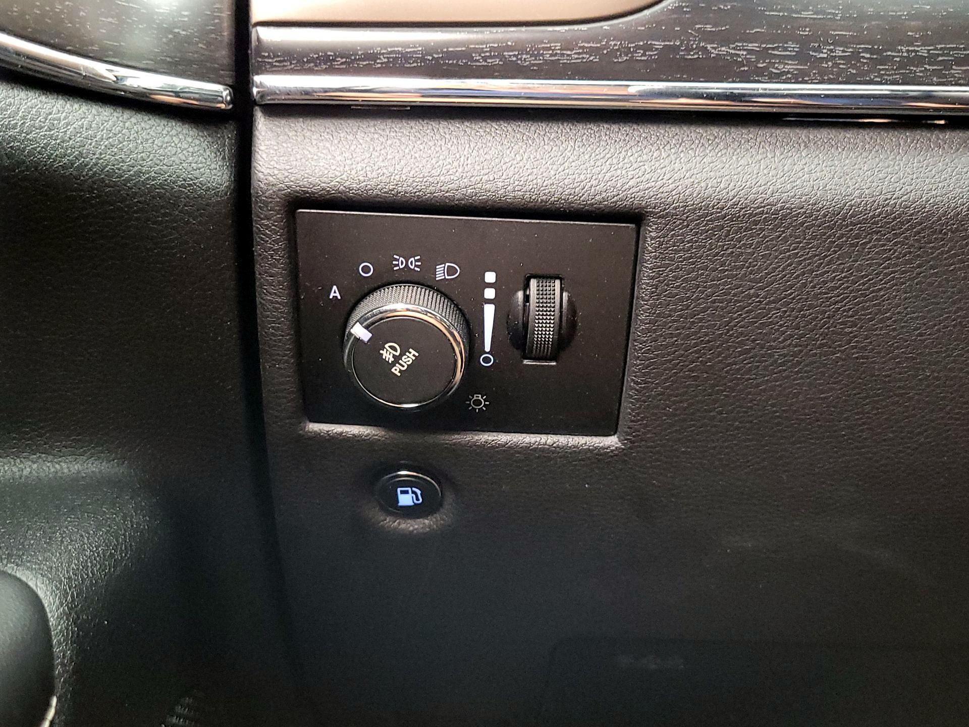 Thumbnail: 2014 Jeep Grand Cherokee - 13