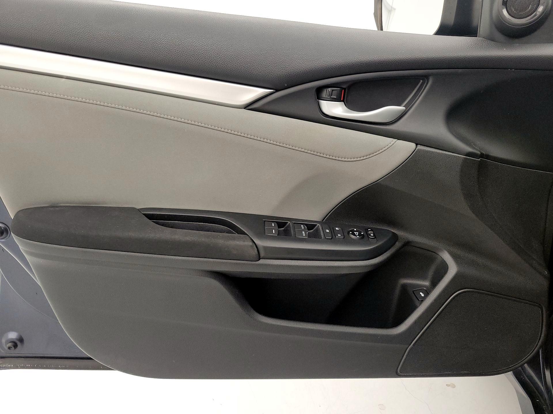 Thumbnail: 2016 Honda Civic - 12