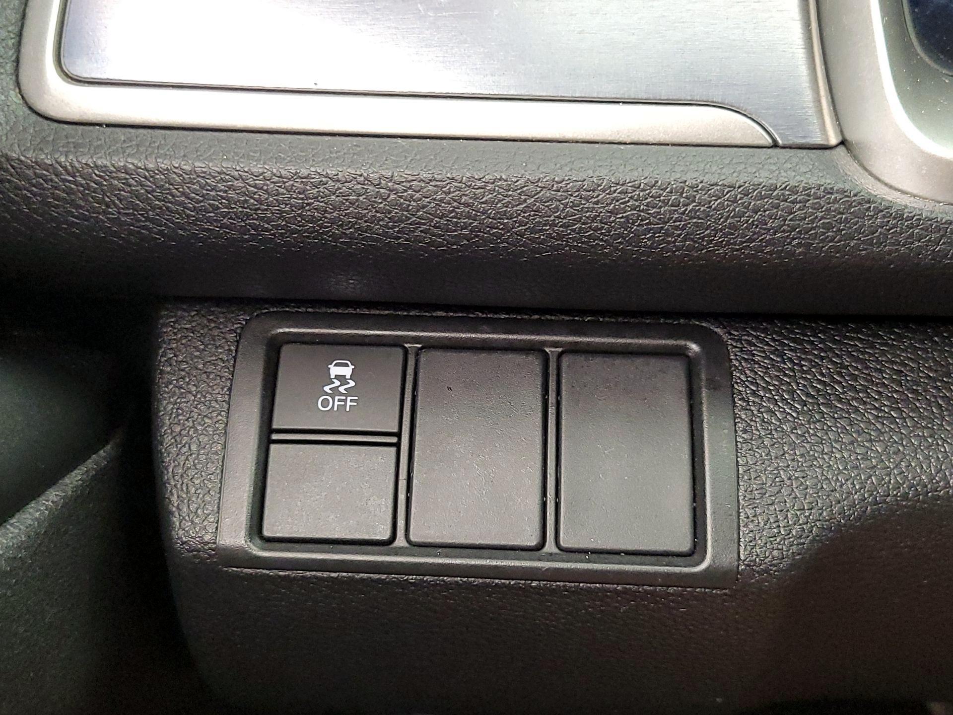 Thumbnail: 2016 Honda Civic - 13