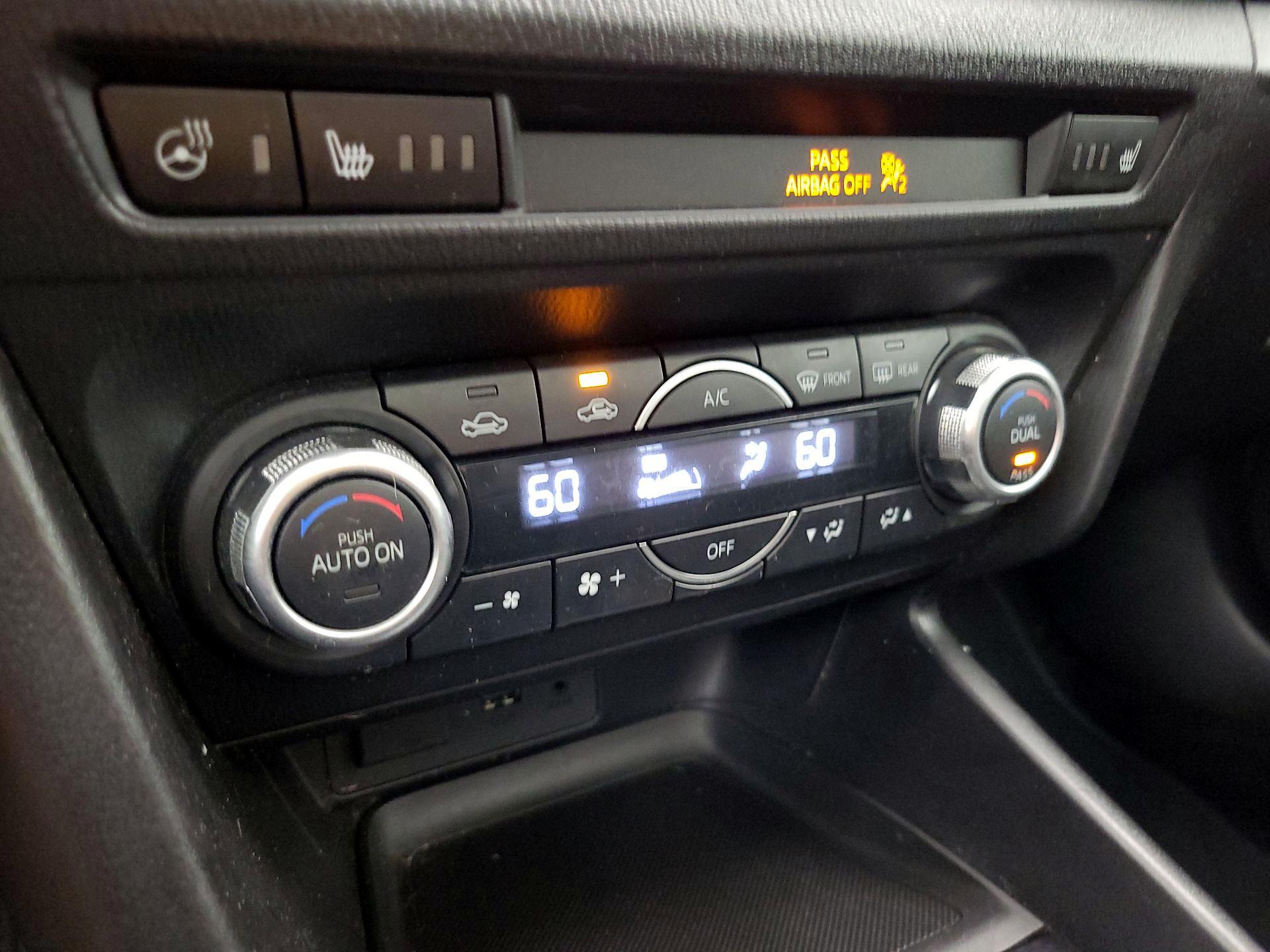 Thumbnail: 2018 Mazda Mazda3 - 16