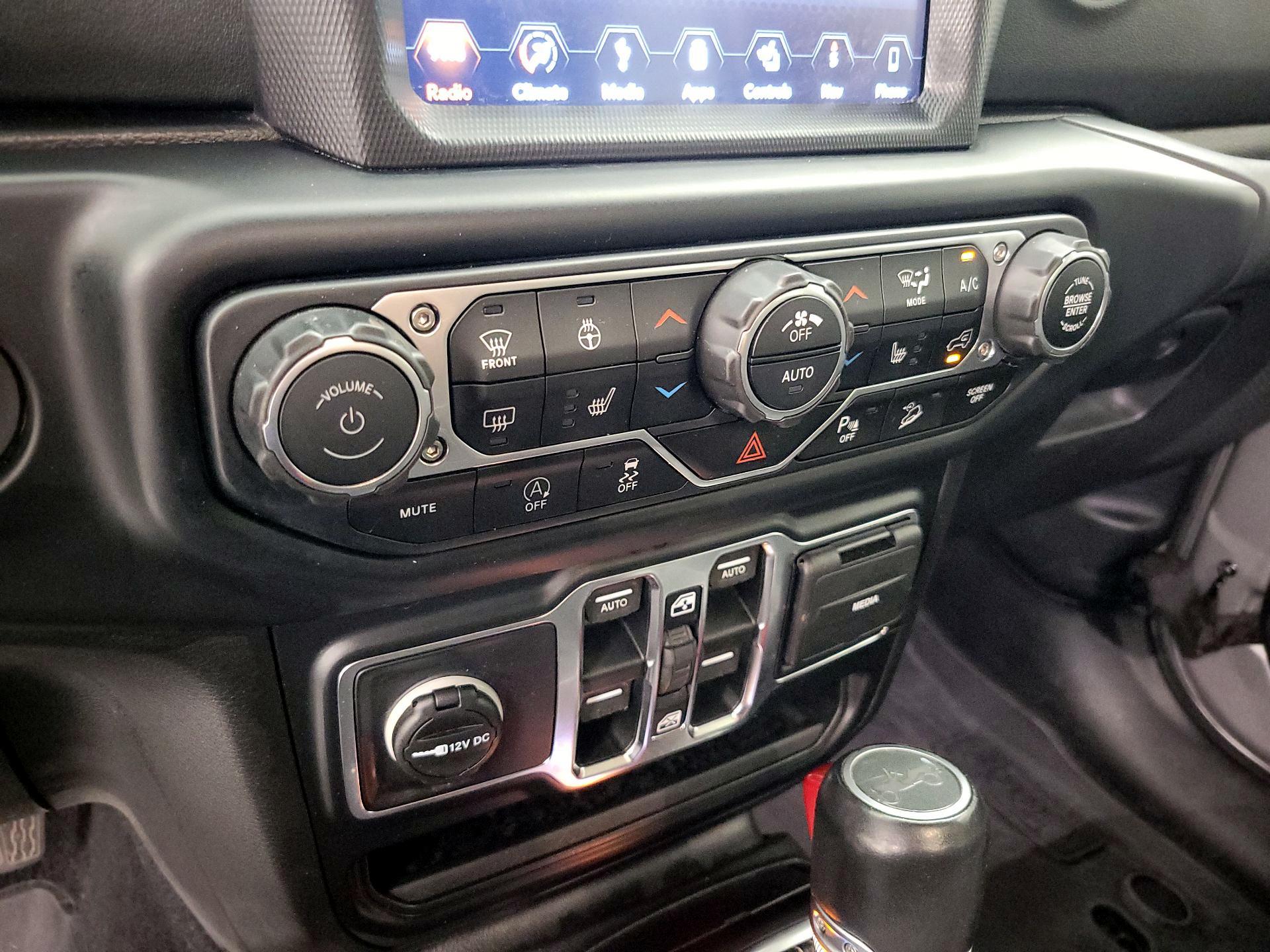 Thumbnail: 2019 Jeep Wrangler - 17