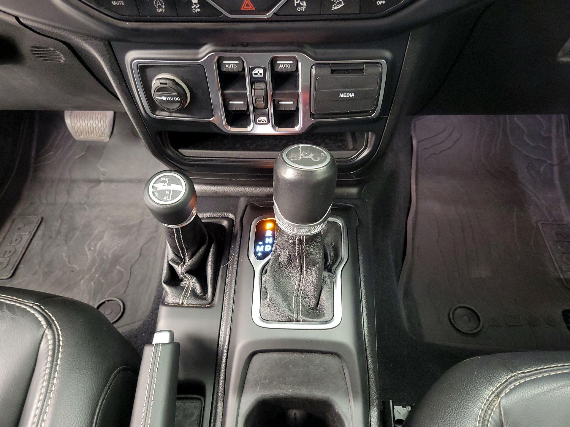 Thumbnail: 2019 Jeep Wrangler - 18