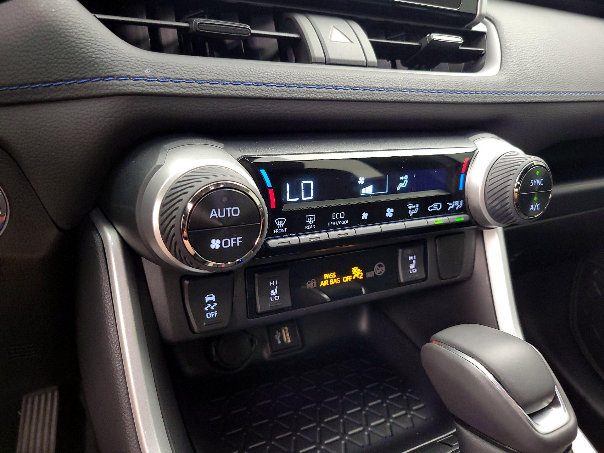 Thumbnail: 2025 Toyota RAV4 - 16