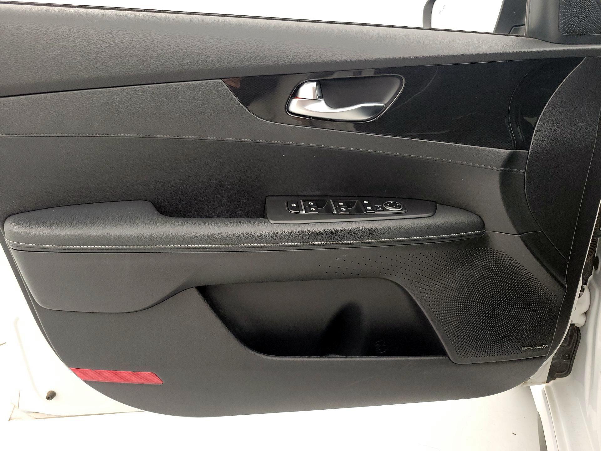 Thumbnail: 2023 Kia Forte - 12
