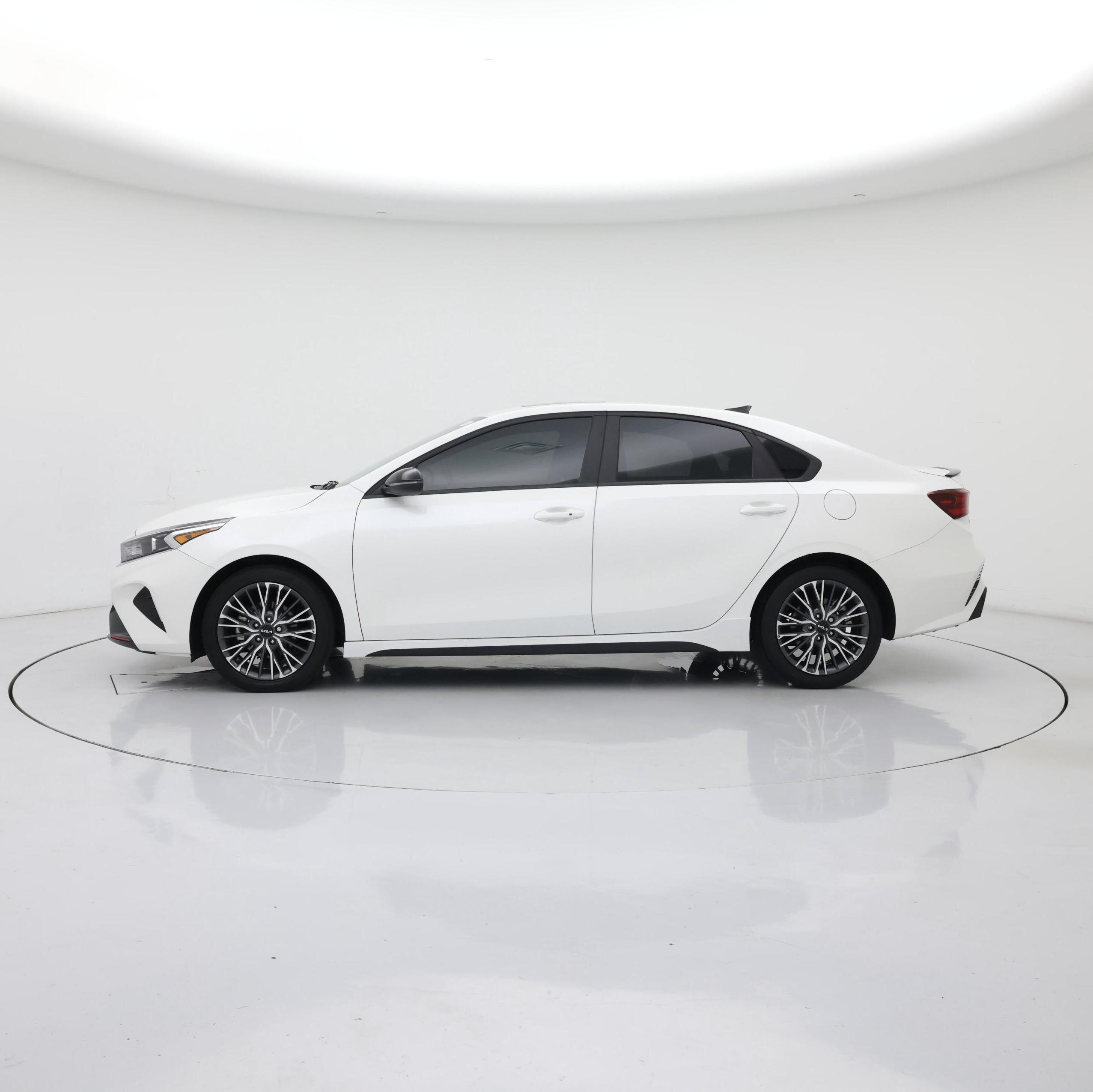 Thumbnail: 2023 Kia Forte - 3