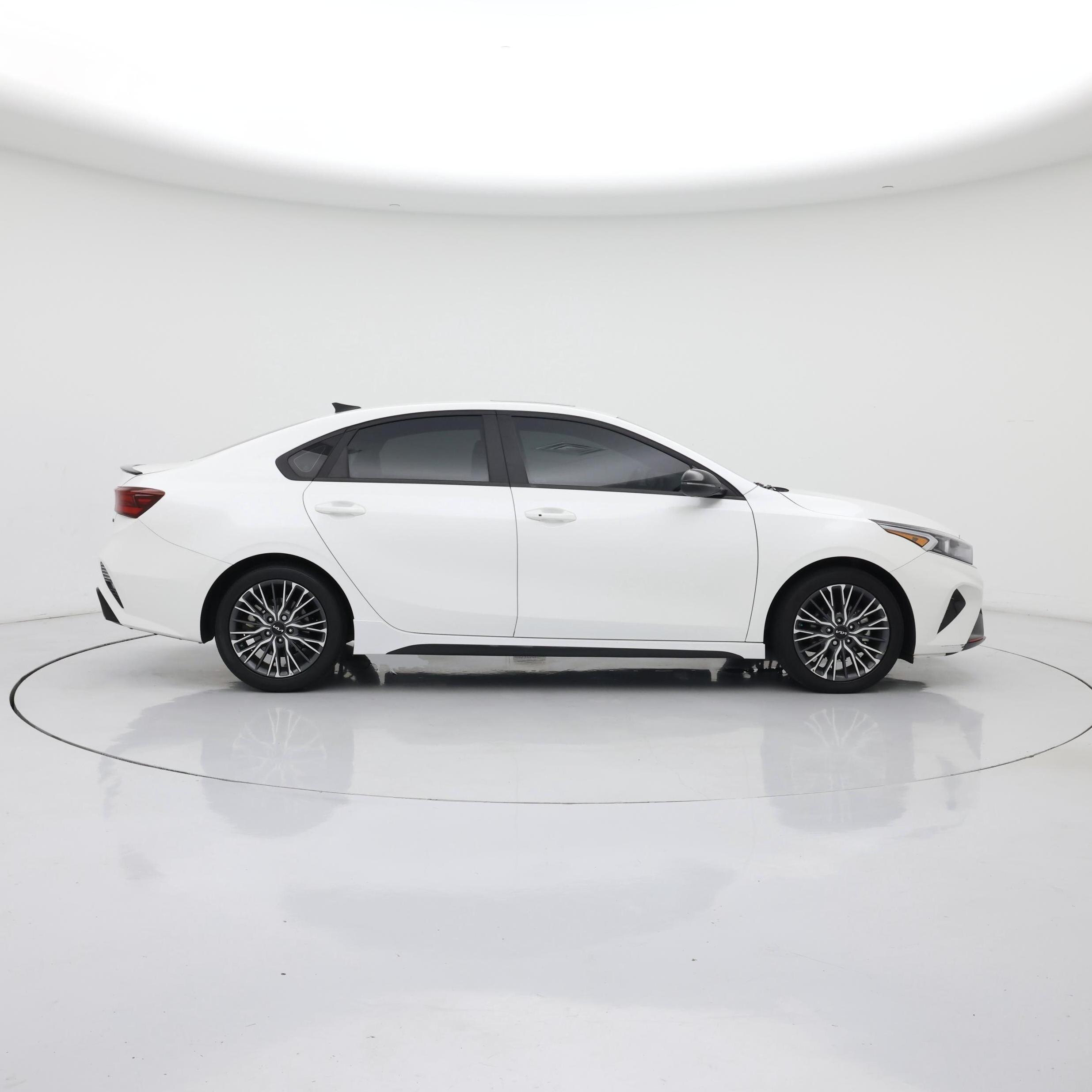 Thumbnail: 2023 Kia Forte - 7