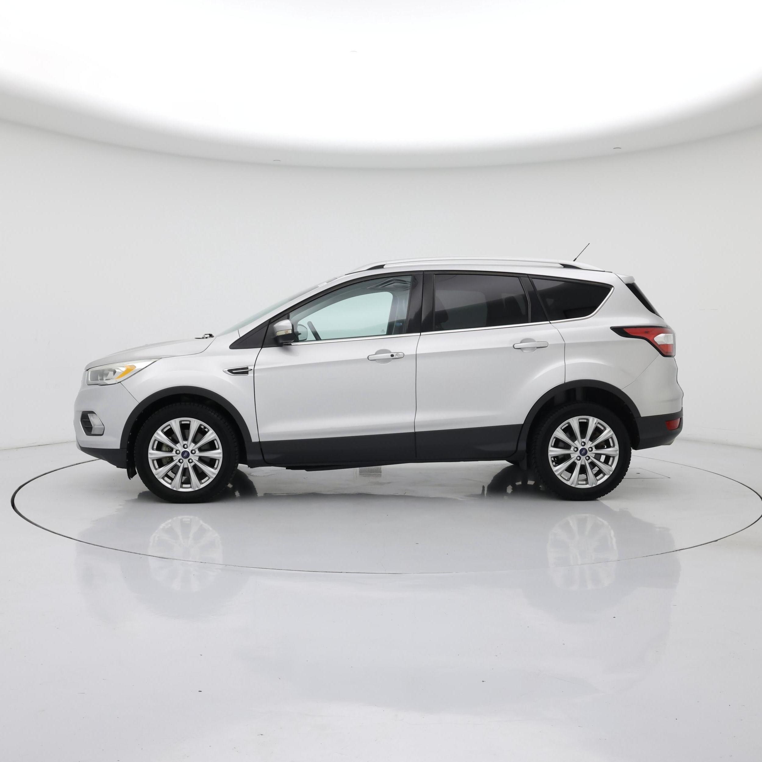 Thumbnail: 2017 Ford Escape - 3