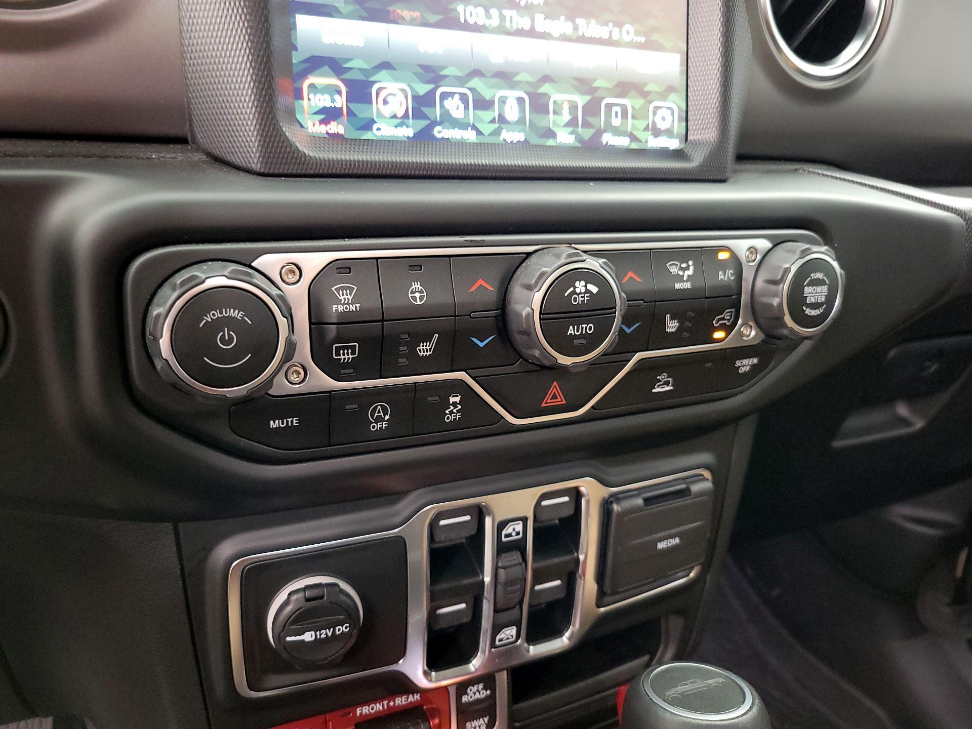 Thumbnail: 2023 Jeep Gladiator - 17