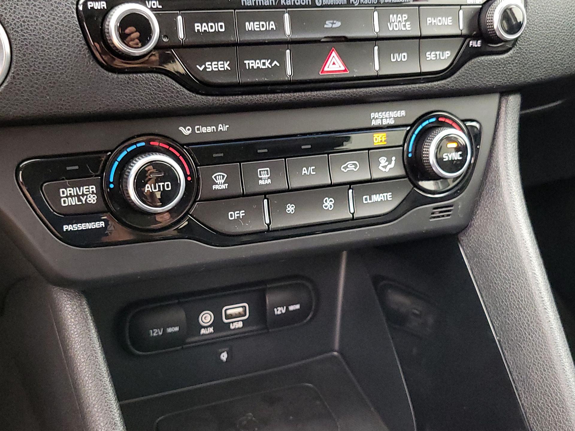 Thumbnail: 2018 Kia Niro - 17