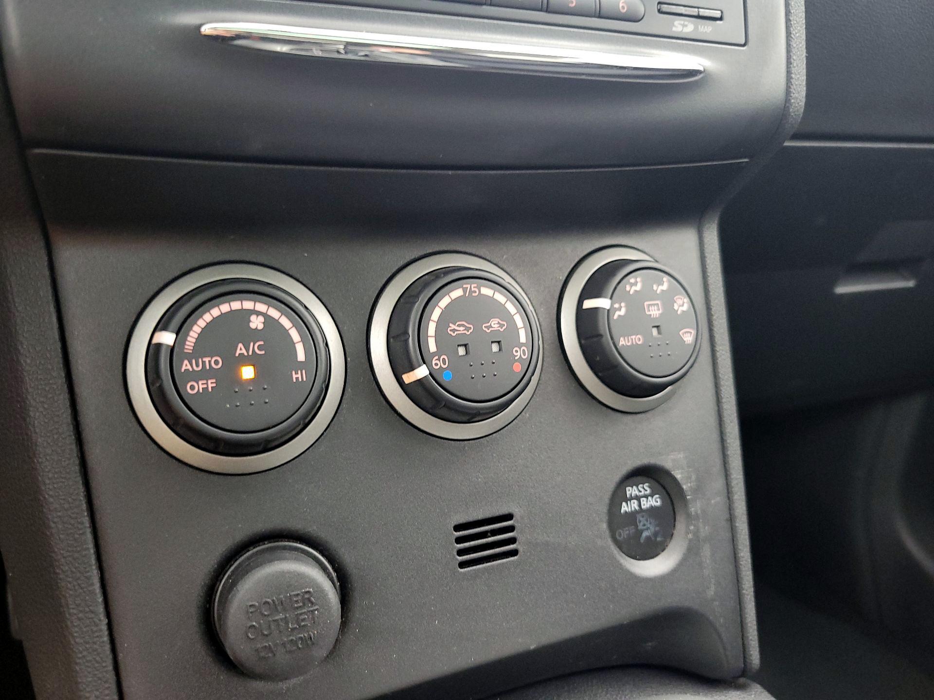 Thumbnail: 2013 Nissan Rogue - 17
