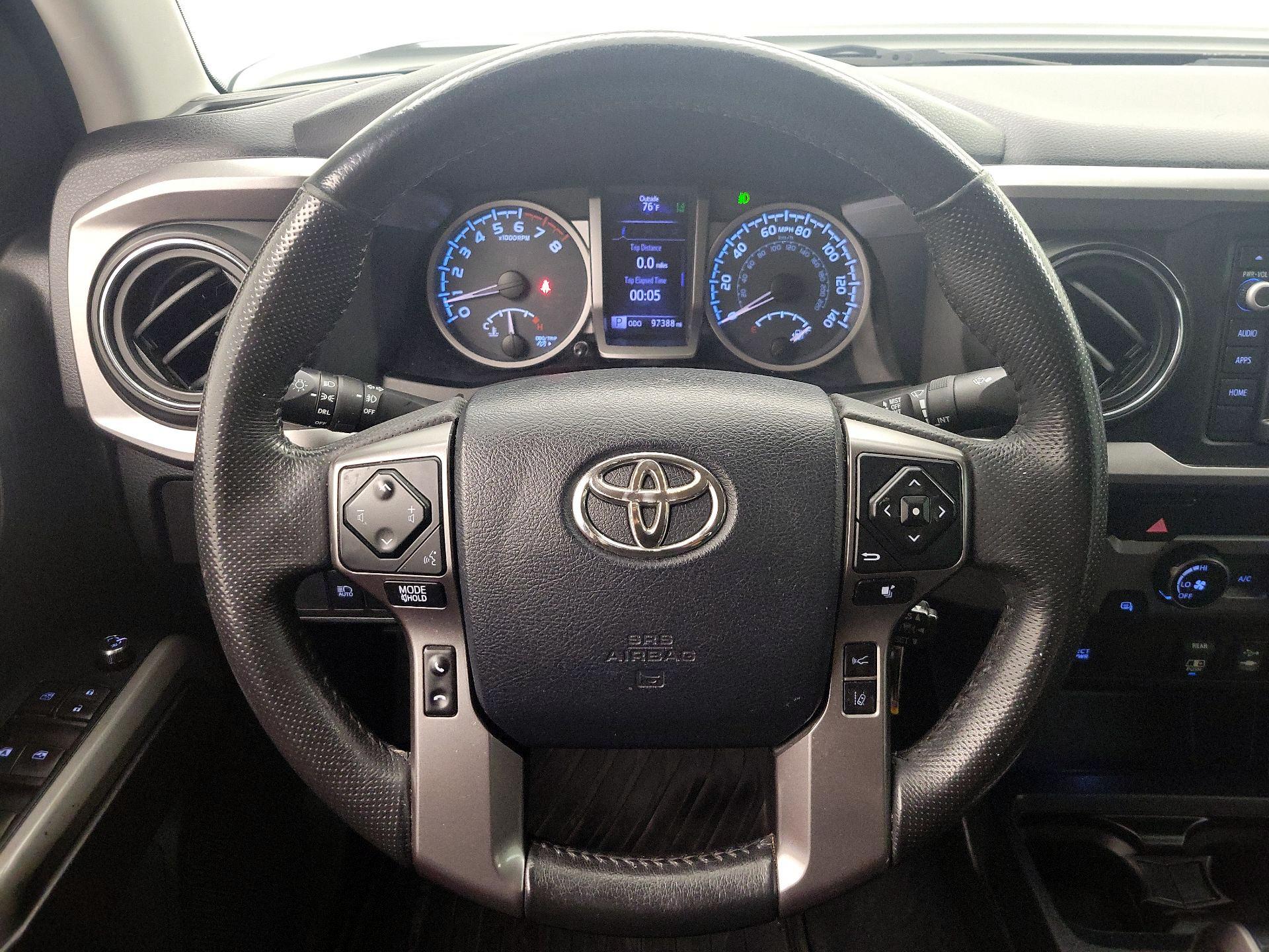 Thumbnail: 2018 Toyota Tacoma - 10