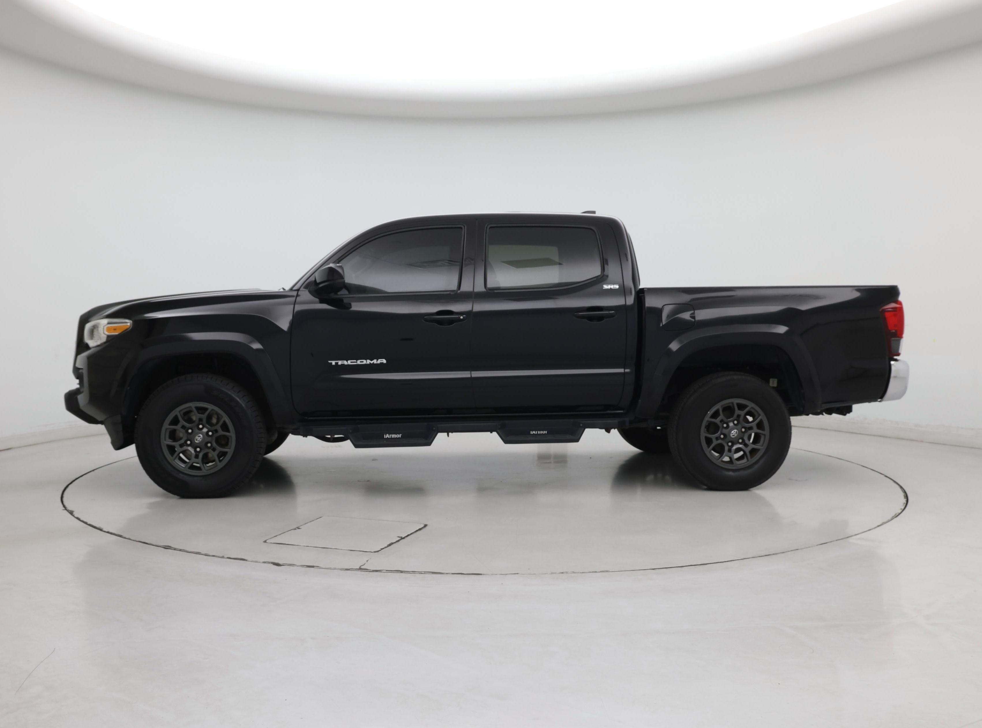 Thumbnail: 2018 Toyota Tacoma - 3