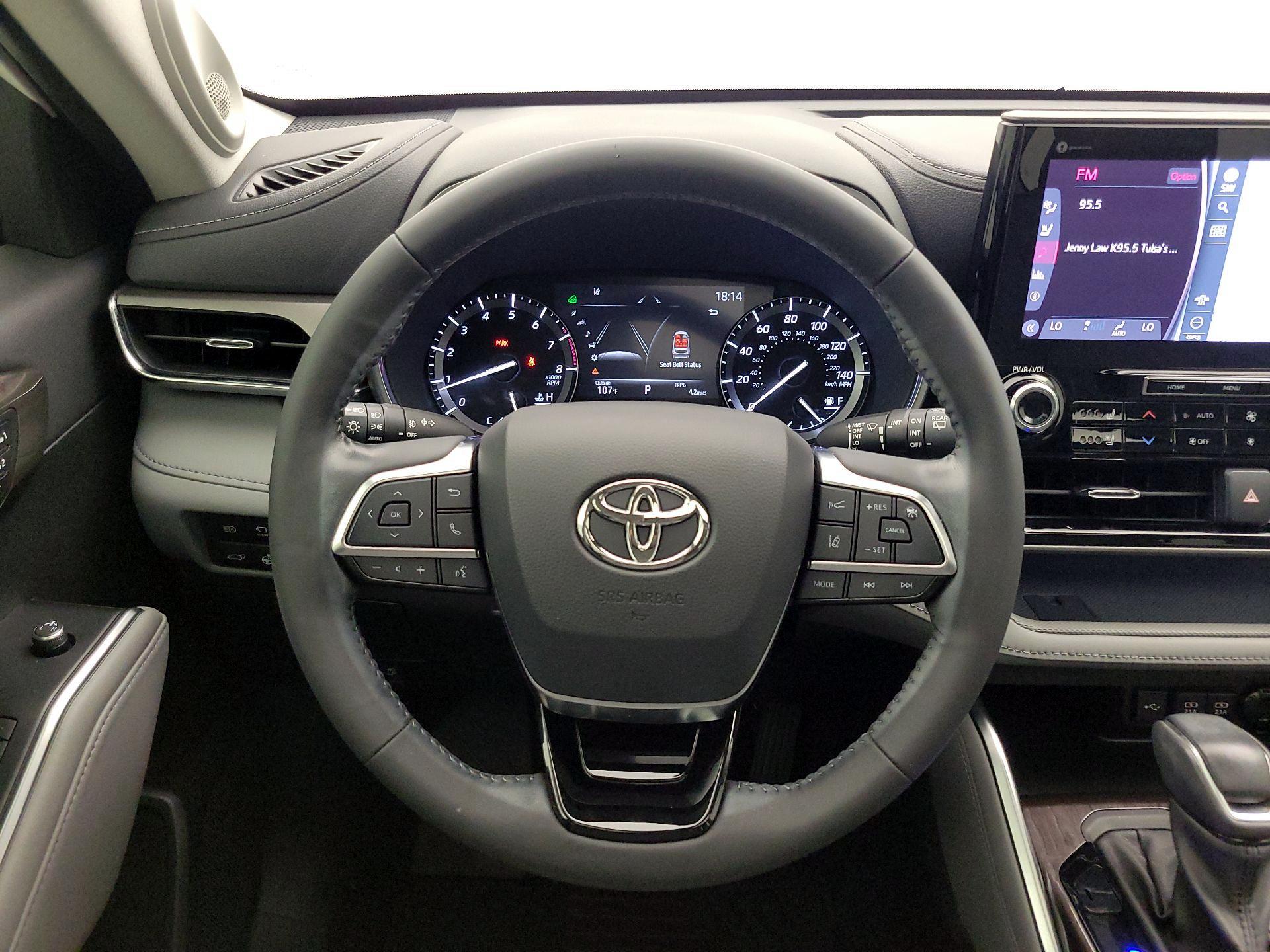 Thumbnail: 2021 Toyota Highlander - 10