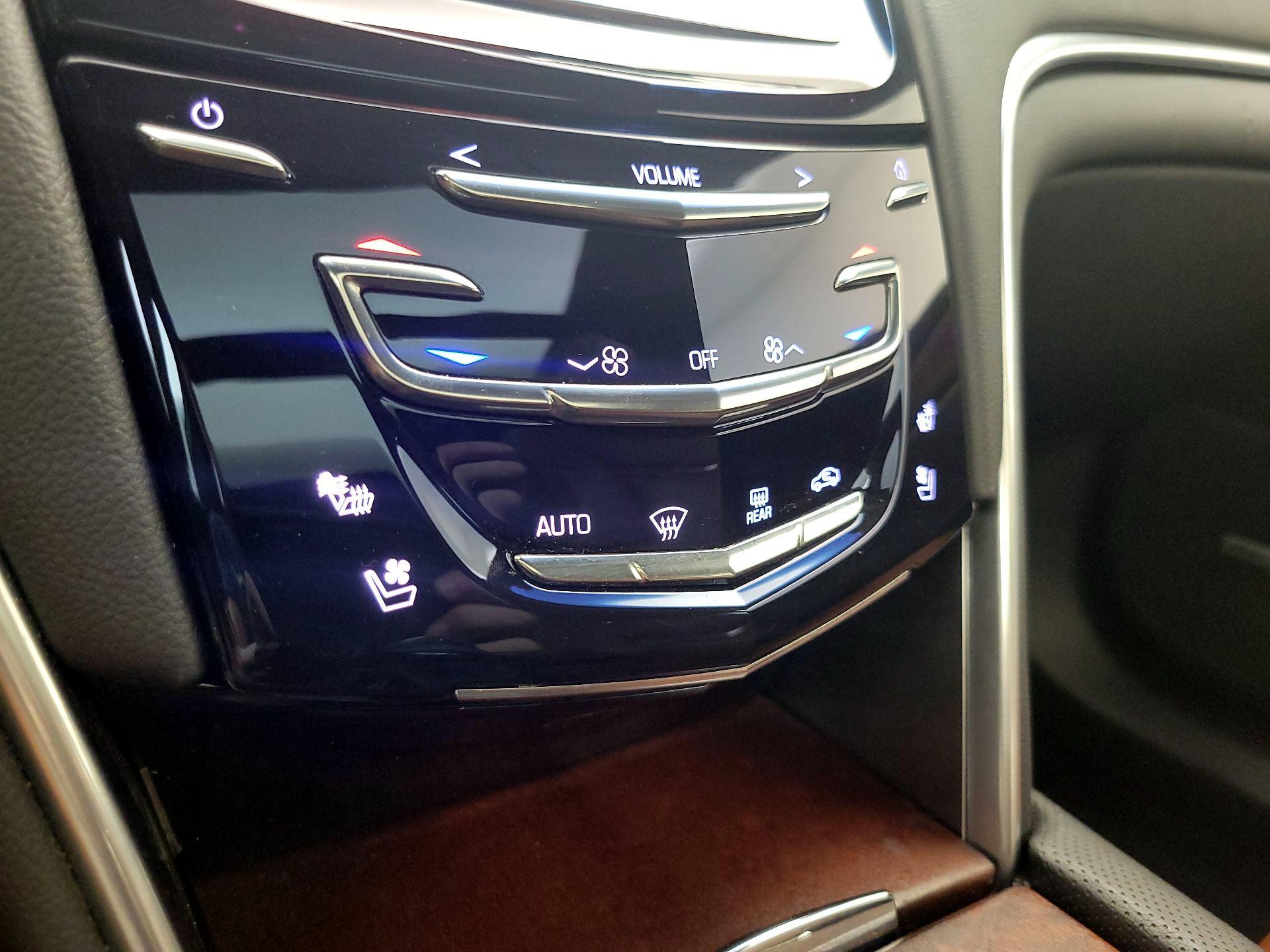 Thumbnail: 2019 Cadillac XTS - 17