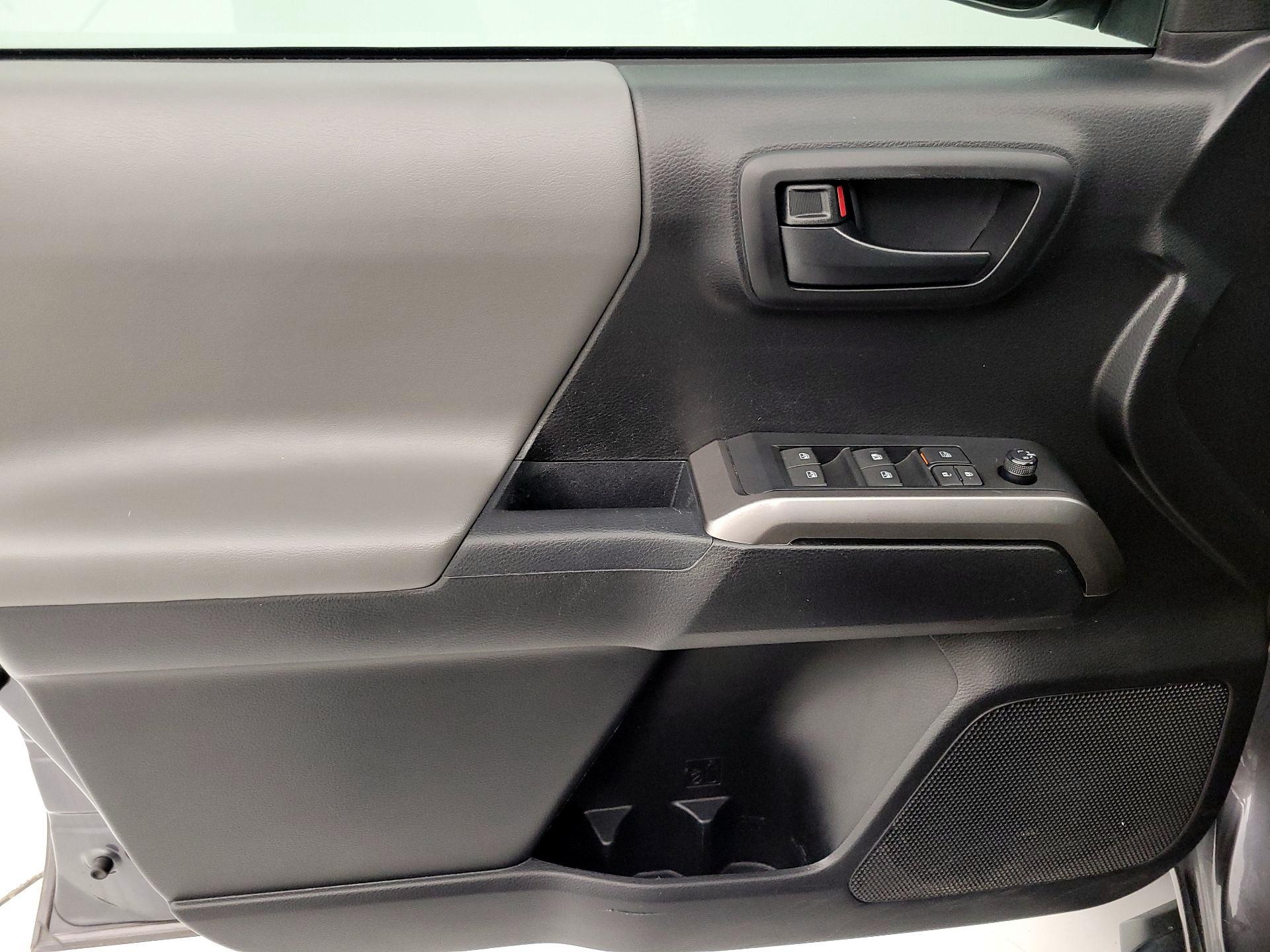 Thumbnail: 2021 Toyota Tacoma - 12