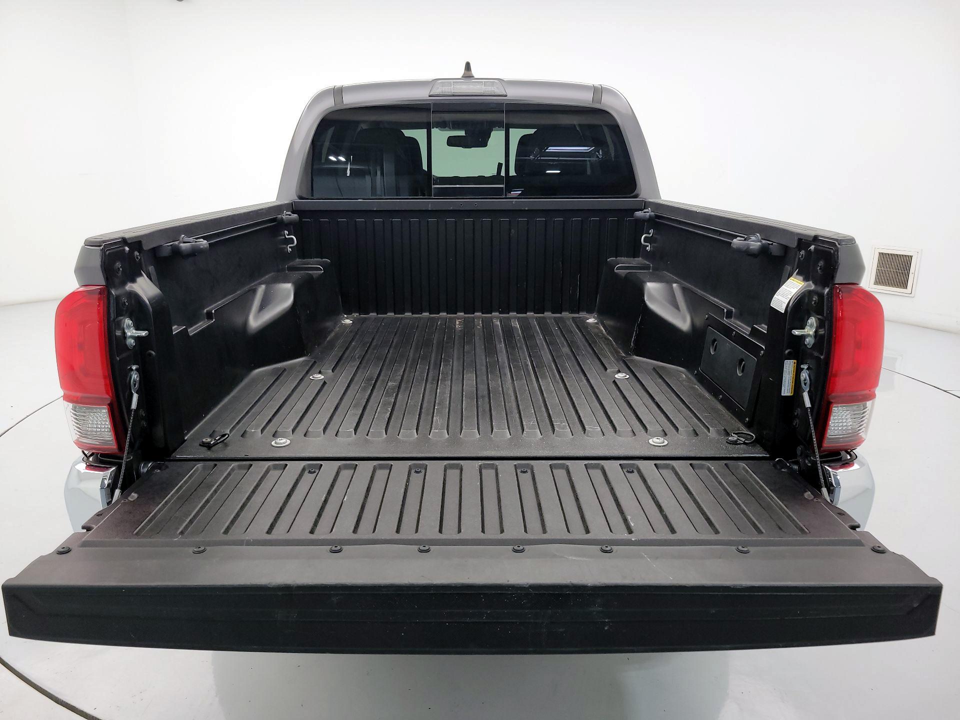 Thumbnail: 2021 Toyota Tacoma - 20