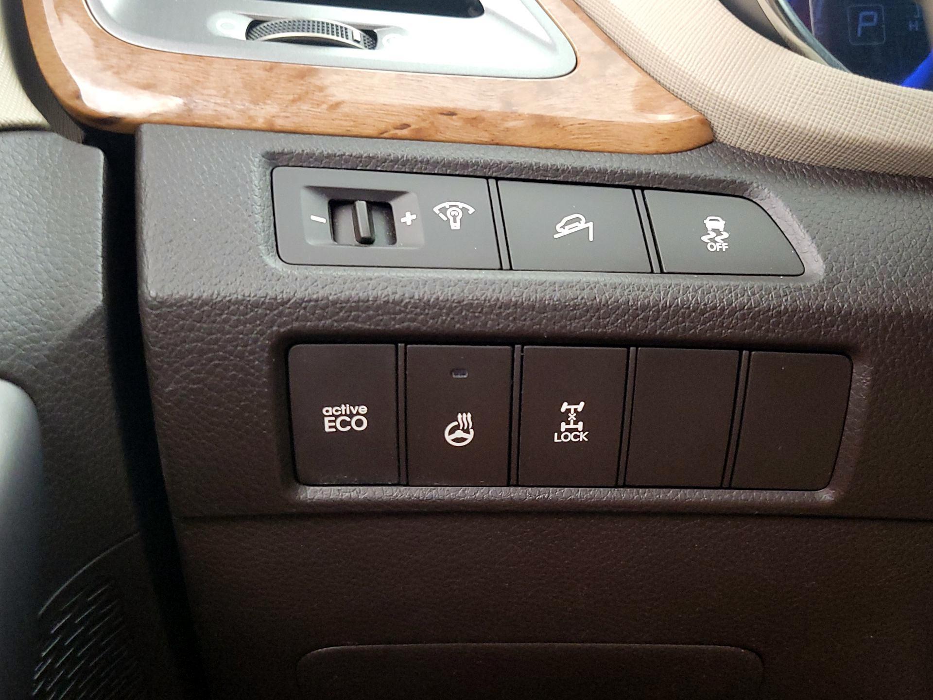 Thumbnail: 2013 Hyundai Santa Fe - 13