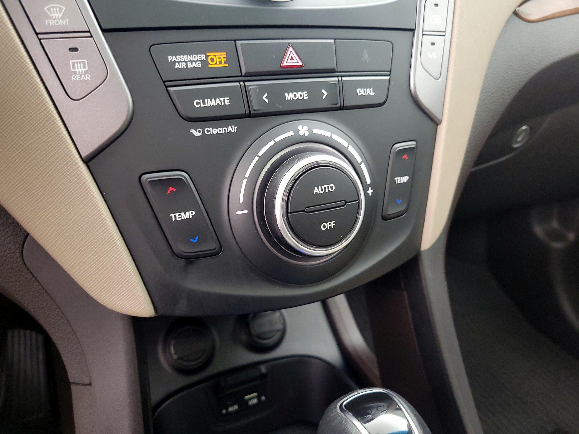 Thumbnail: 2013 Hyundai Santa Fe - 17