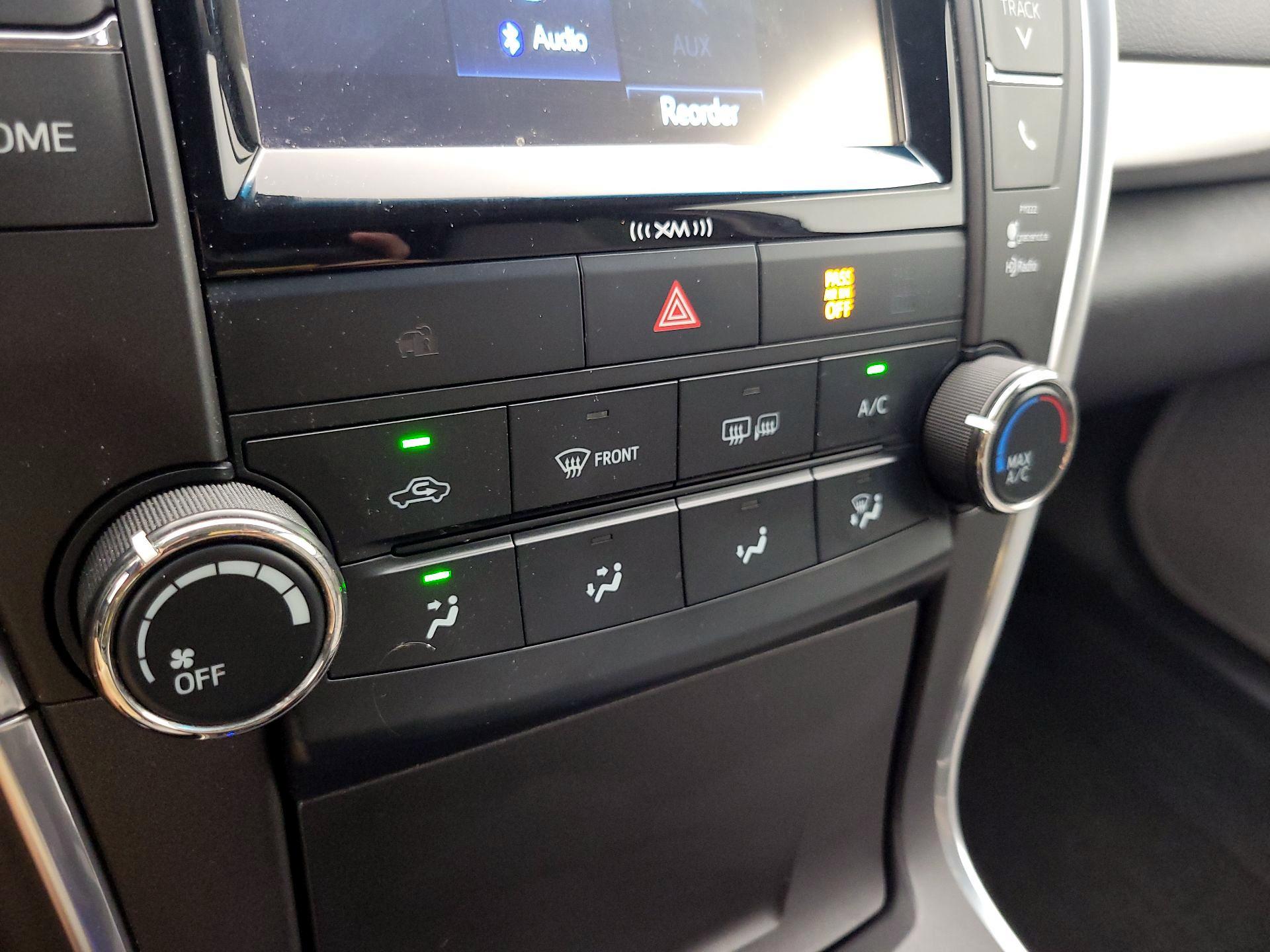 Thumbnail: 2017 Toyota Camry - 16