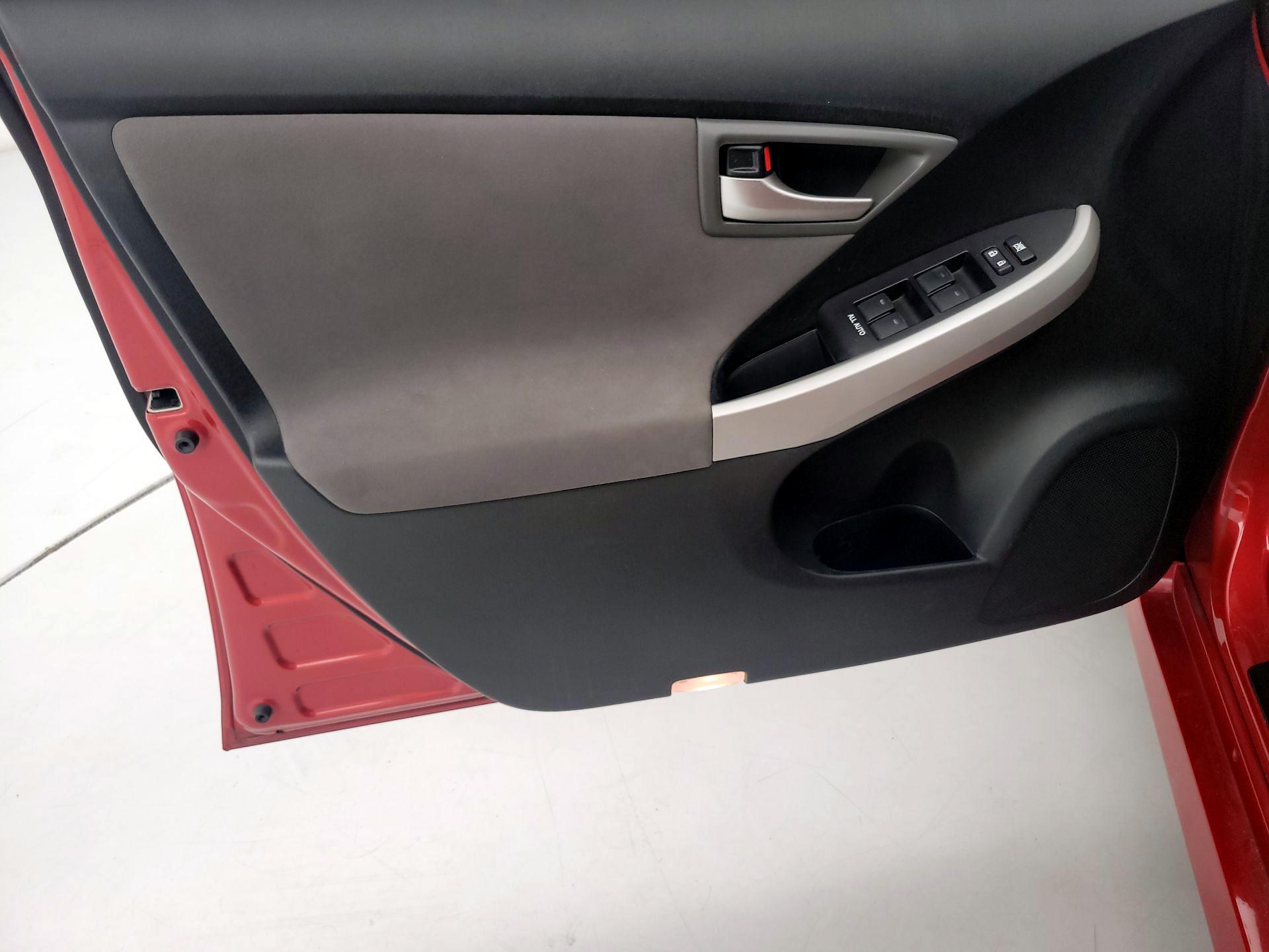 Thumbnail: 2014 Toyota Prius - 12