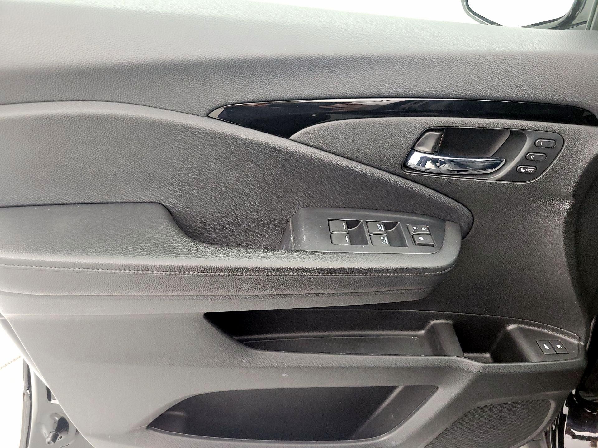 Thumbnail: 2021 Honda Pilot - 12