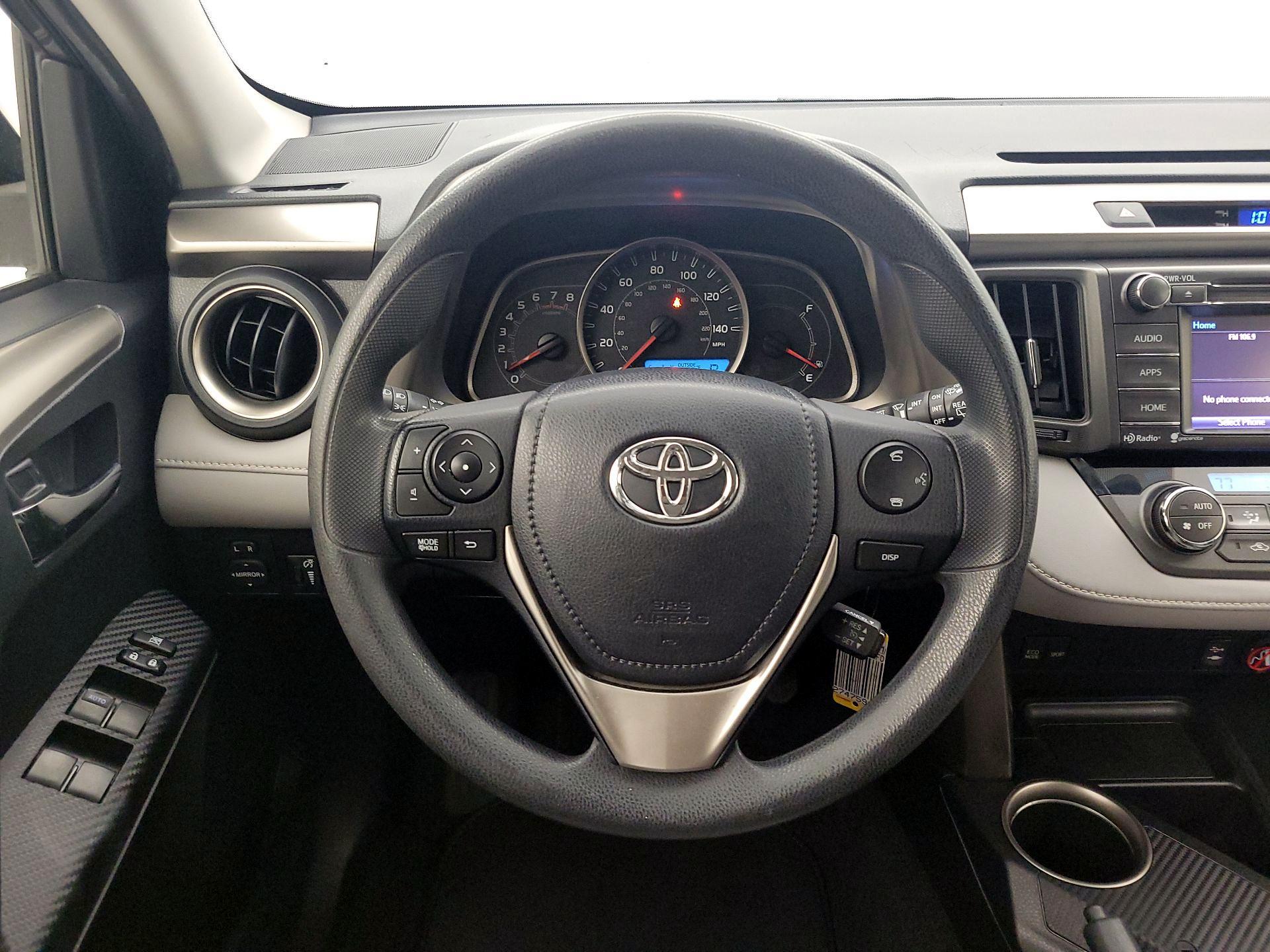 Thumbnail: 2015 Toyota RAV4 - 10