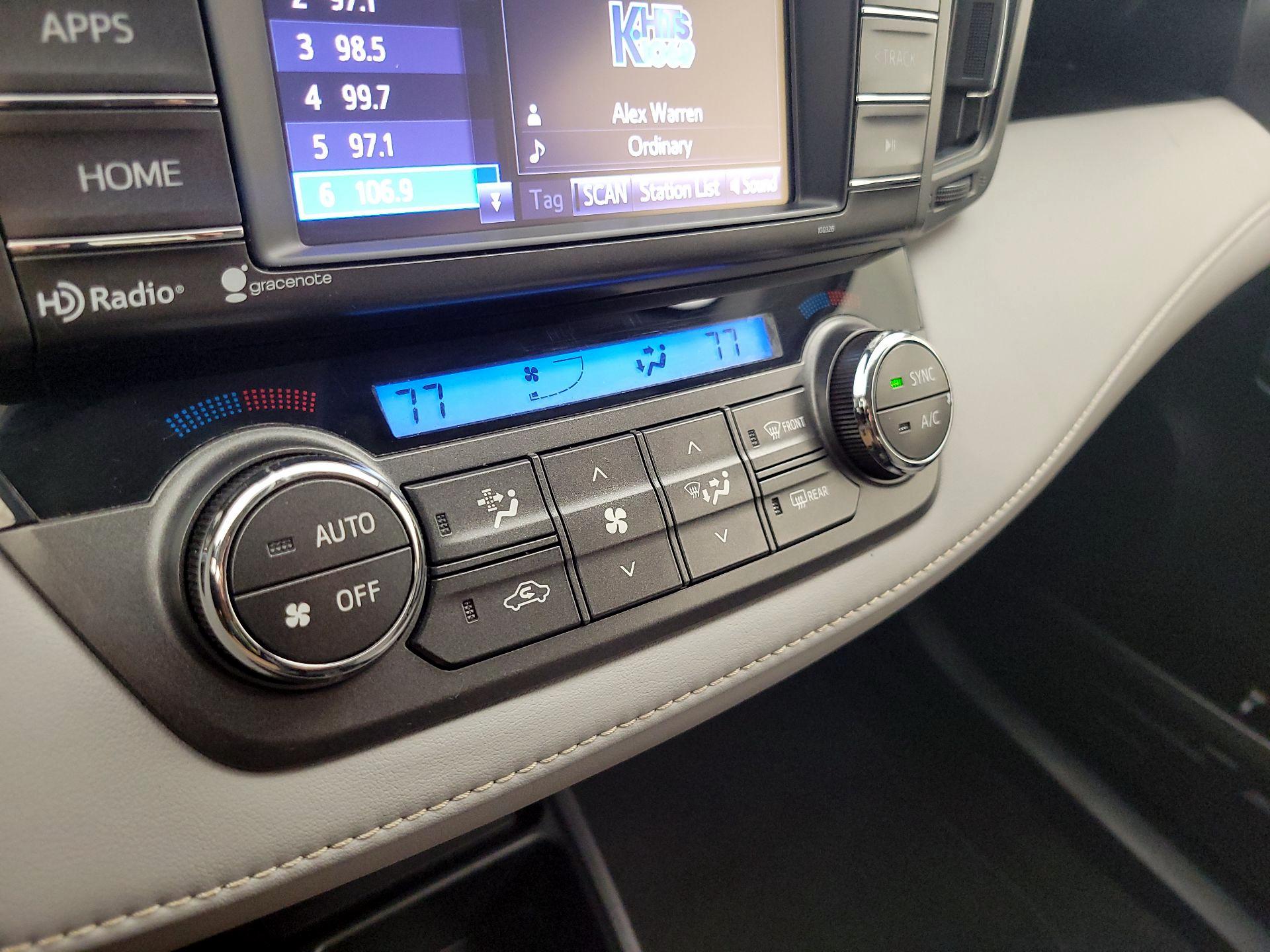 Thumbnail: 2015 Toyota RAV4 - 16