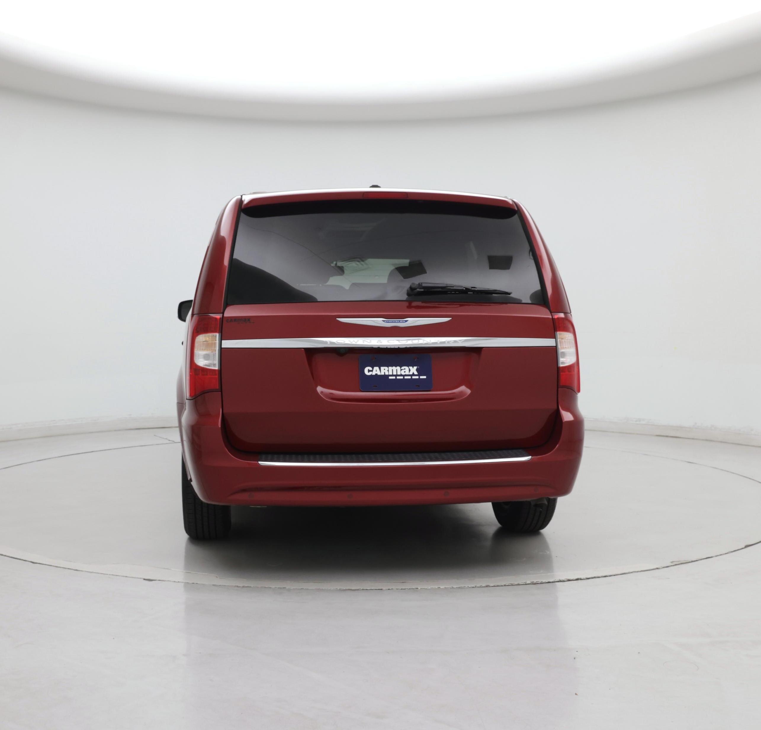 Thumbnail: 2015 Chrysler Town & Country - 6