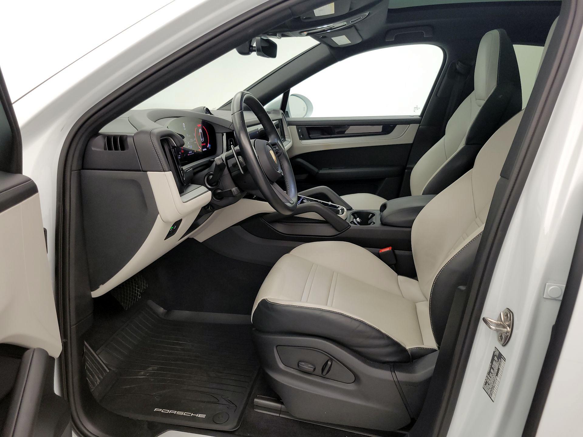 Thumbnail: 2024 Porsche Cayenne - 11
